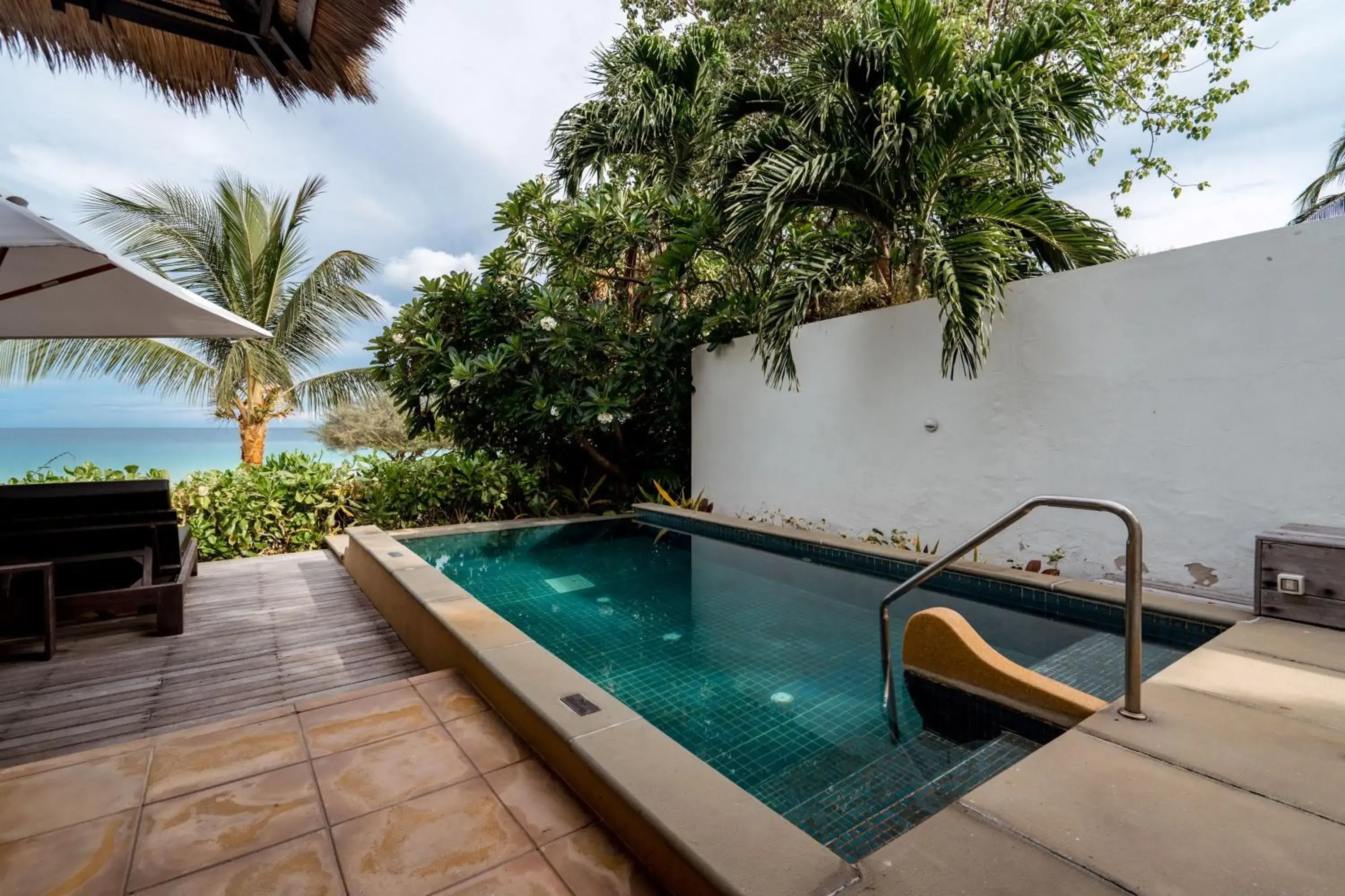 Property building in Paradee Property building in Paradee