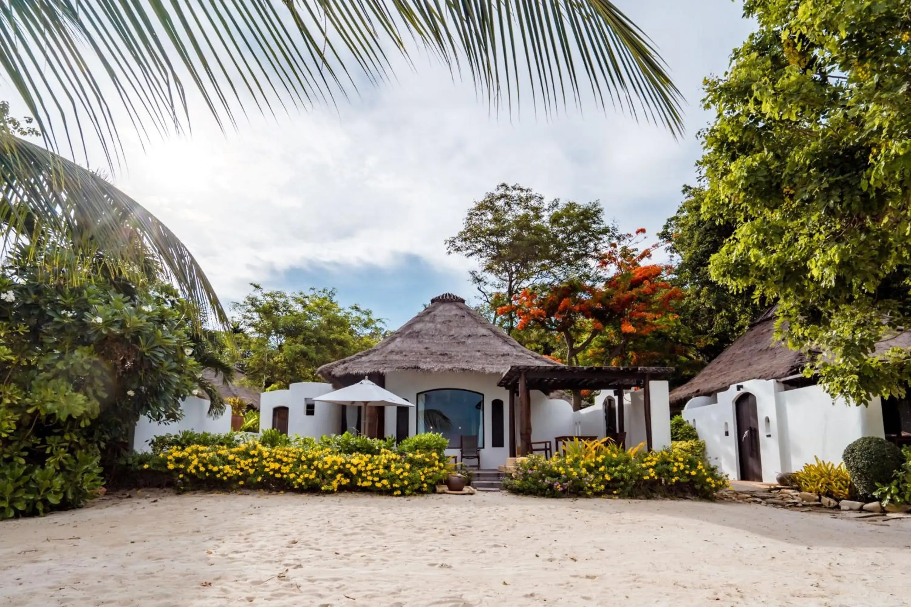 Property building in Paradee Property building in Paradee