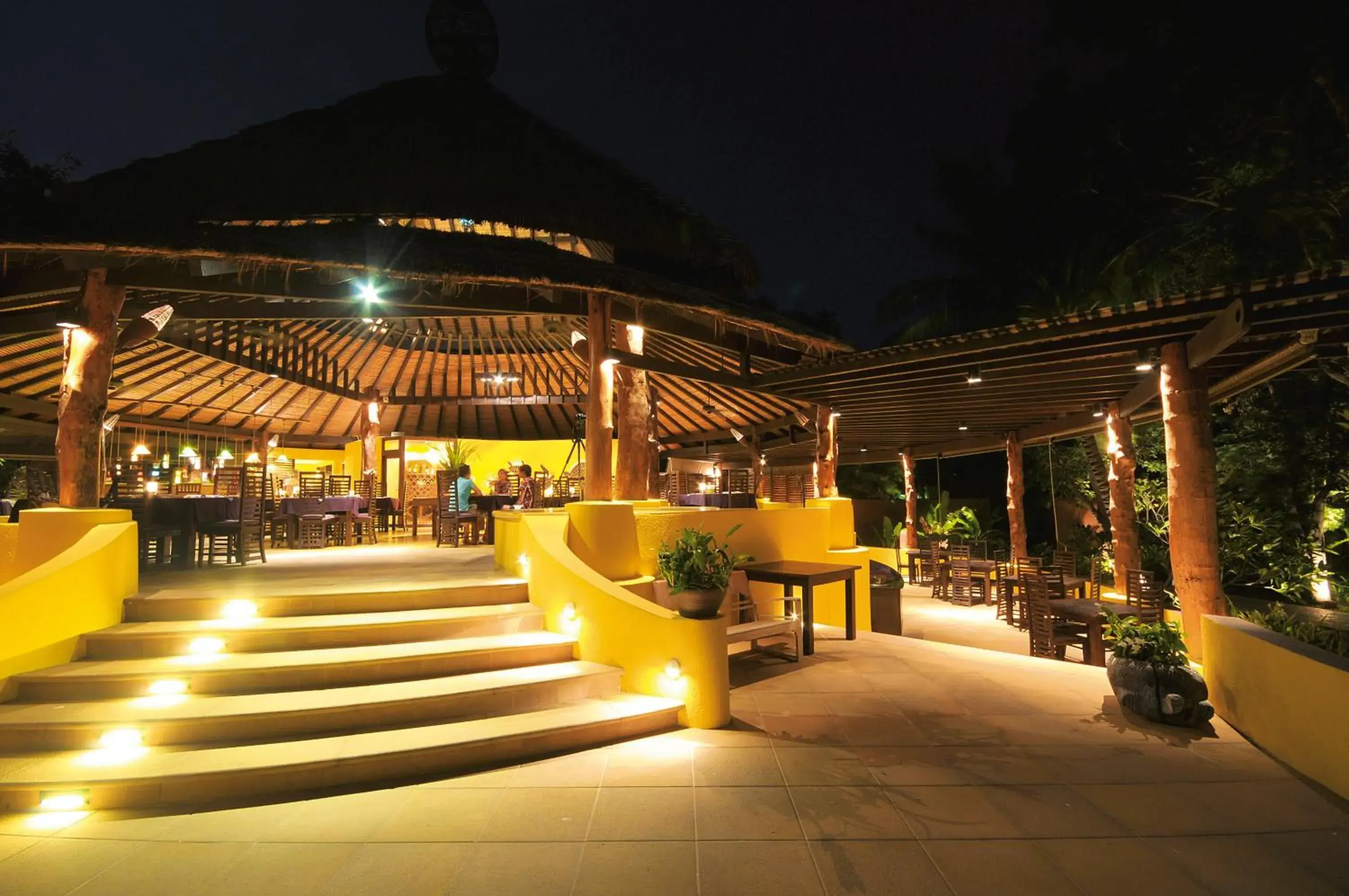 Restaurant/places to eat in Paradee Restaurant/places to eat in Paradee