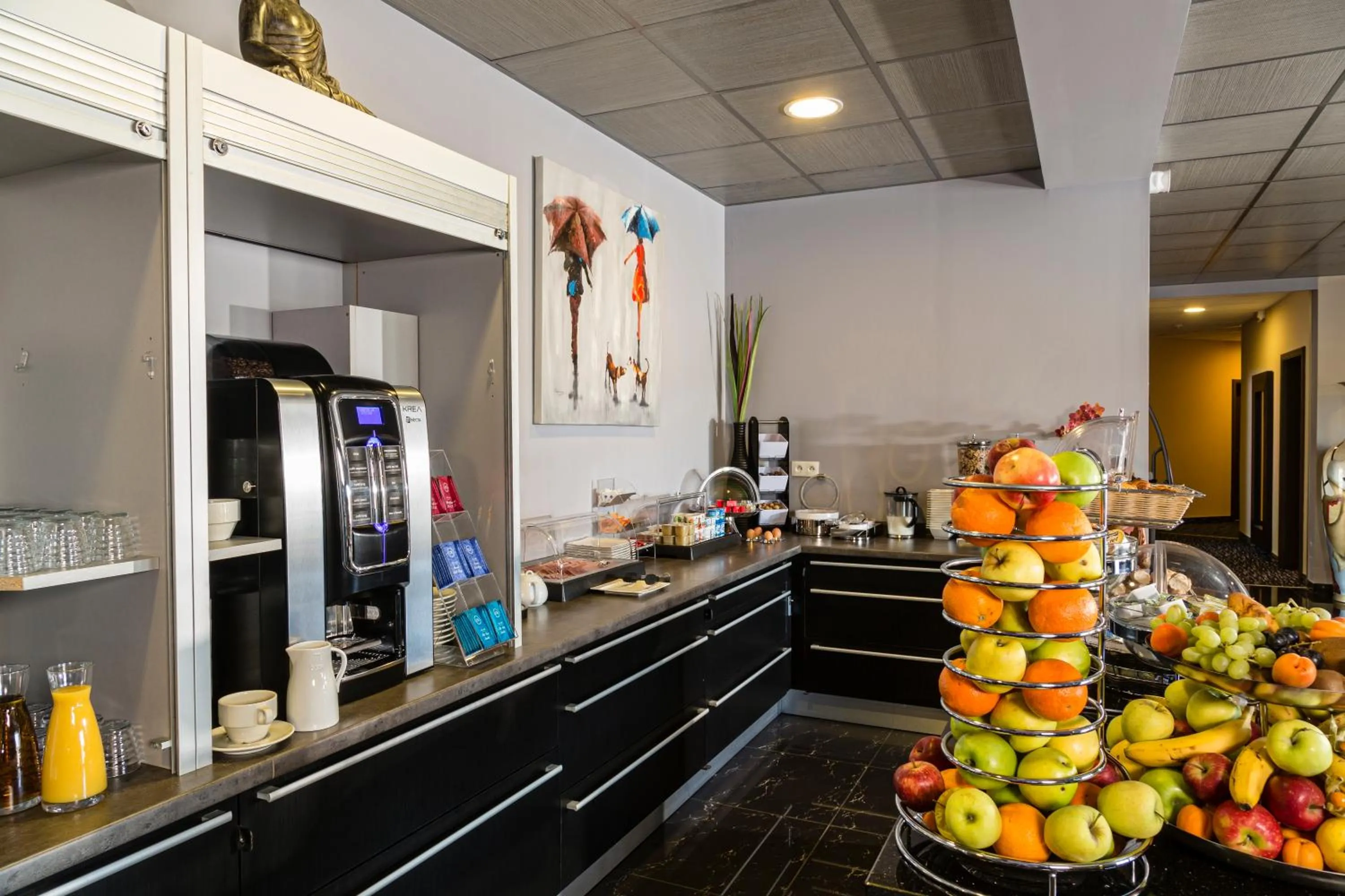 Restaurant/places to eat in Le Ya'Tis