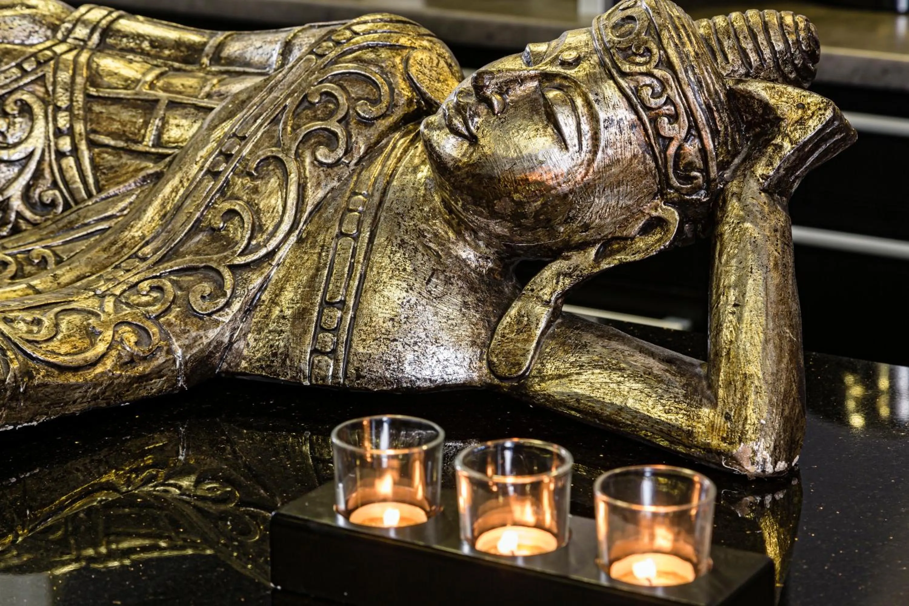 Decorative detail in Le Ya'Tis