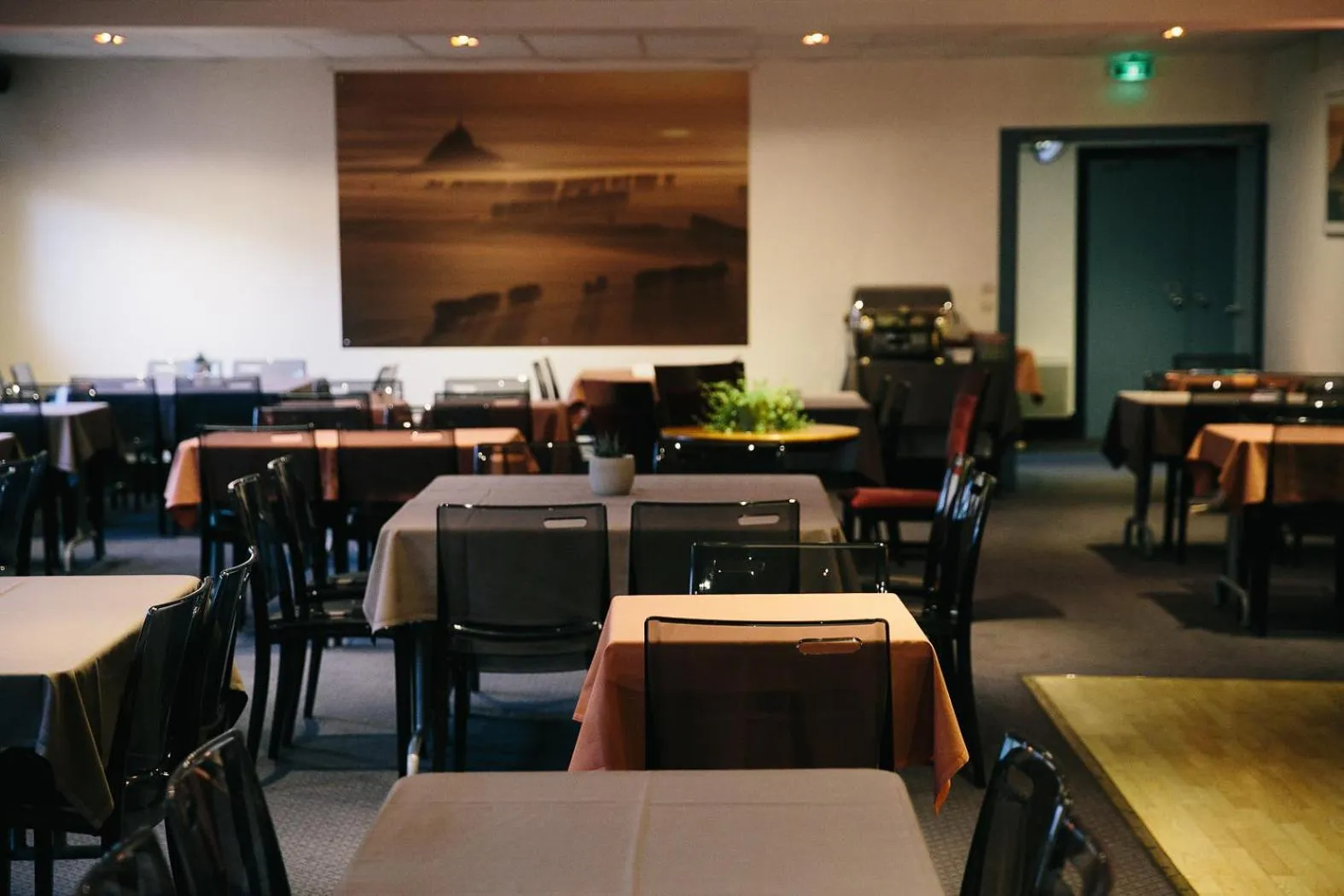 Food and drinks in Hôtel Vert