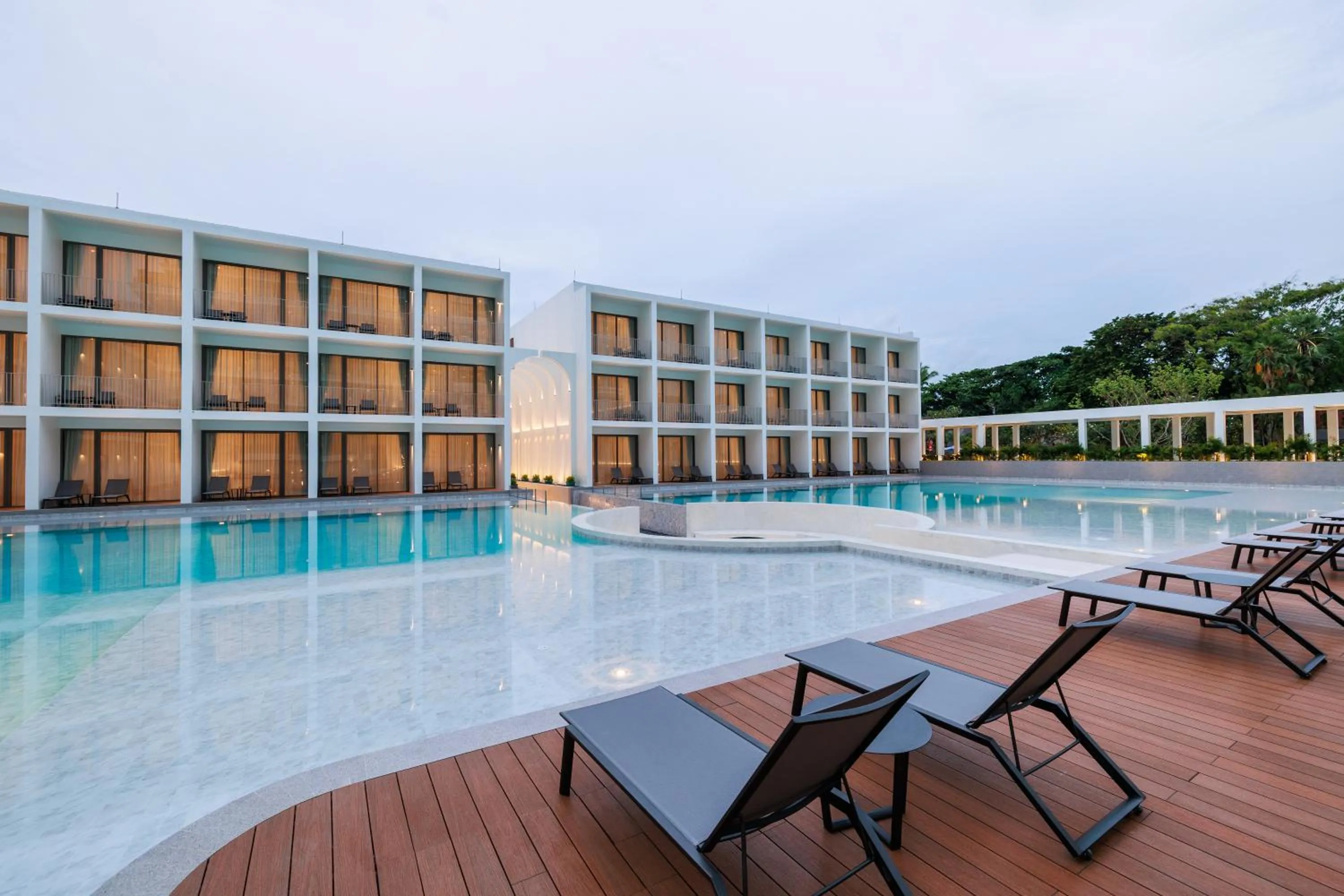 Pool view in Patong Beach Hotel by See2Sea