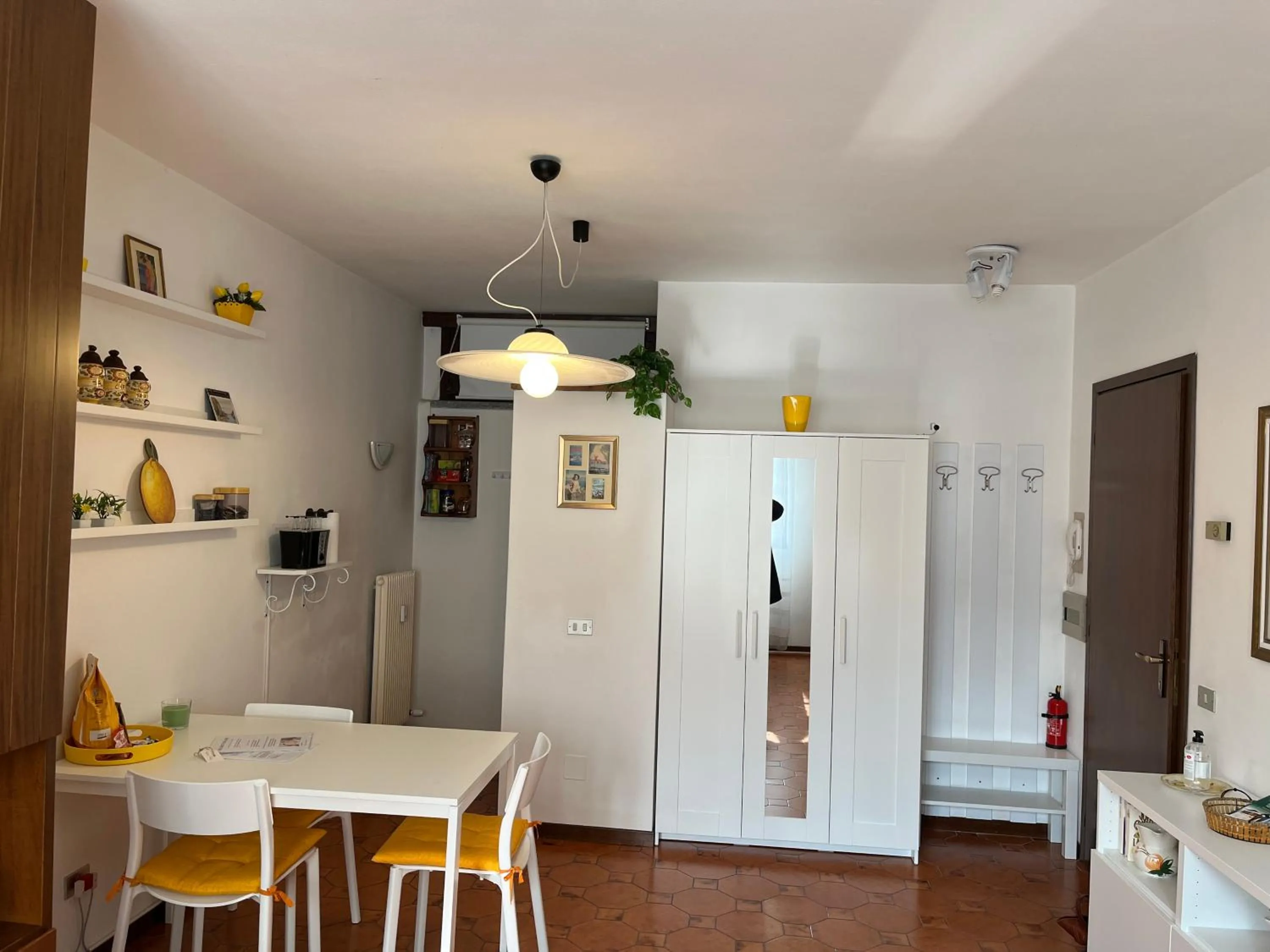Dining area in Casa Ambra Comfort Studio