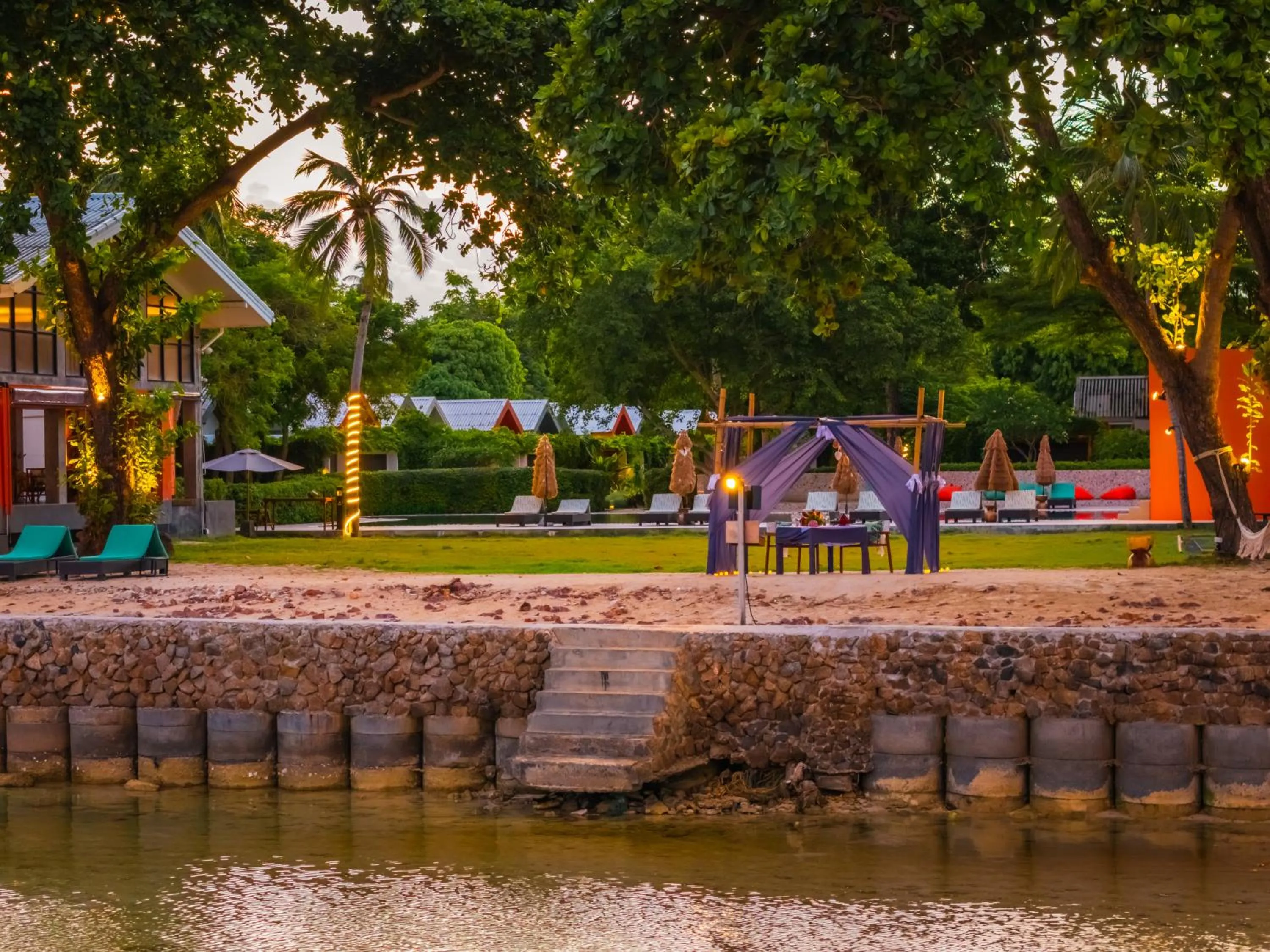 Food and drinks in Tolani Resort Koh Samui