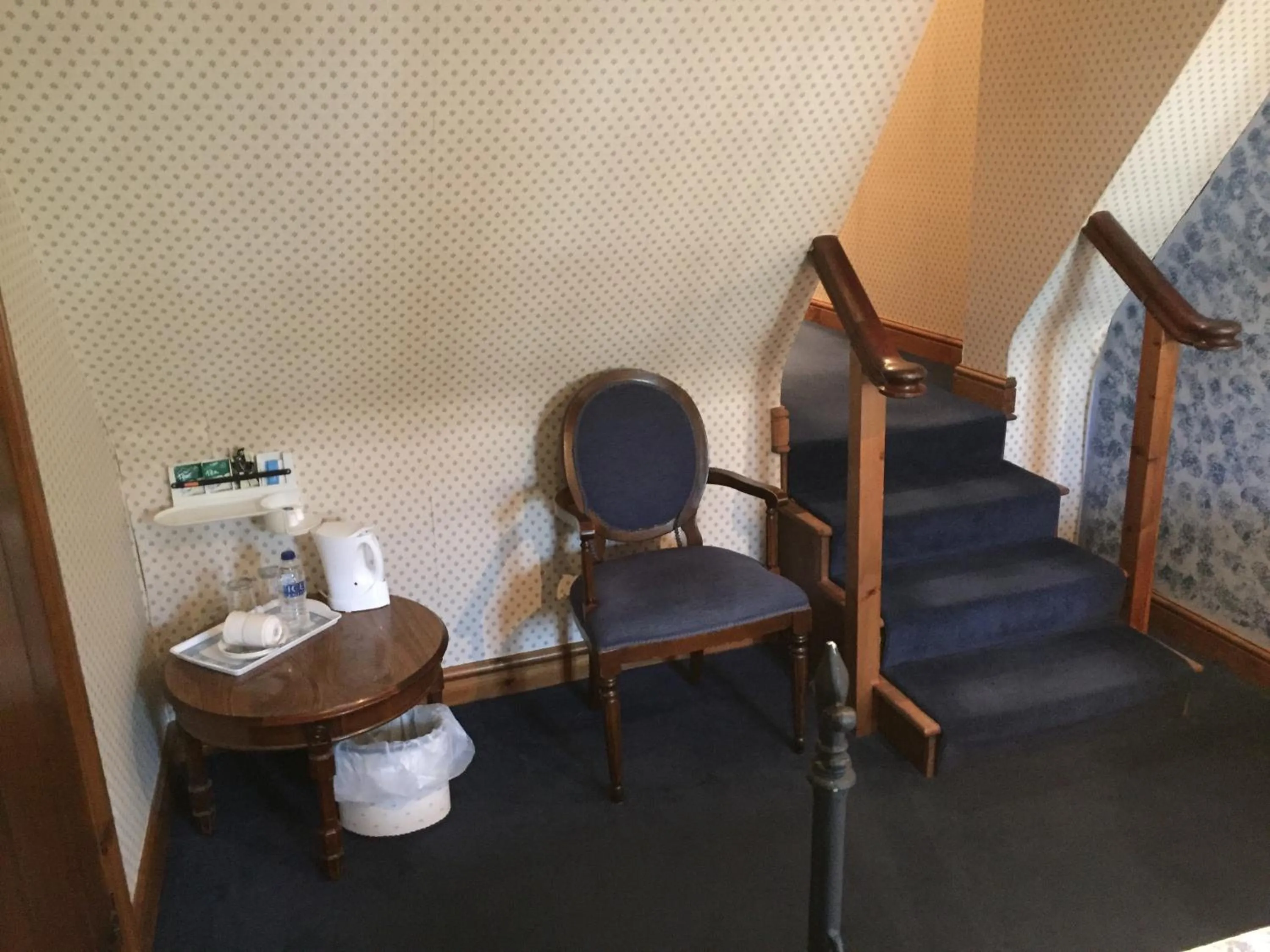 Bedroom in Cross Keys Hotel Chatteris