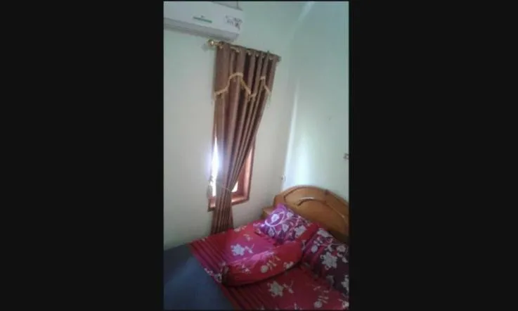 Photo of the whole room, Bed in Fajar Home Stay Batukaras