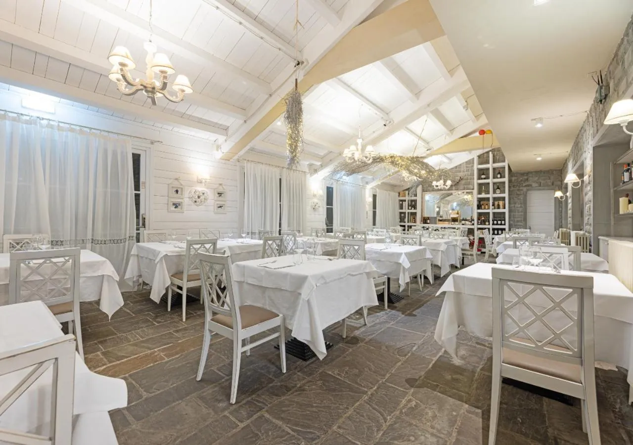 Restaurant/places to eat in Val di Luce SPA Resort