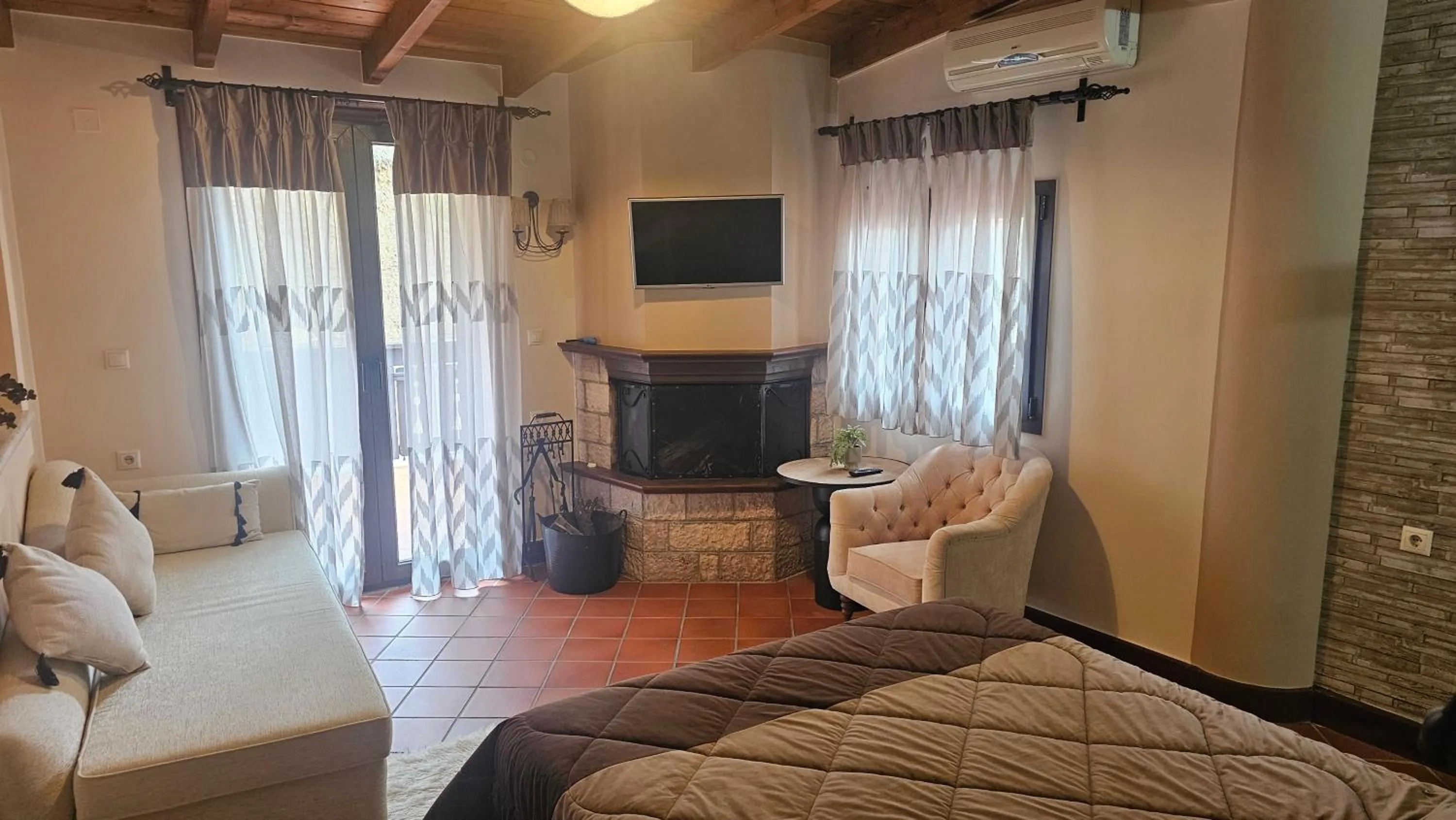 Bed in Villa Virginia Hotel