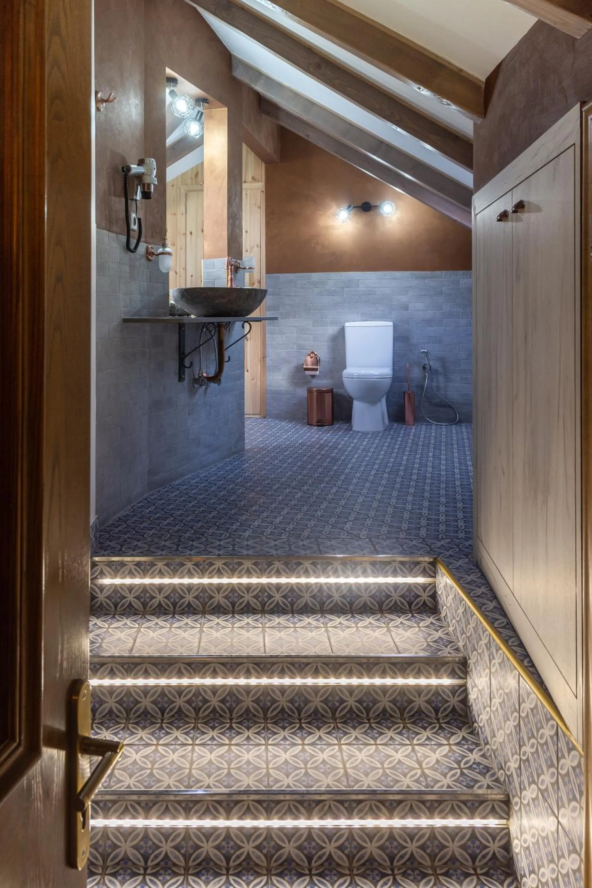 Bathroom, Bed in Villa Virginia Hotel