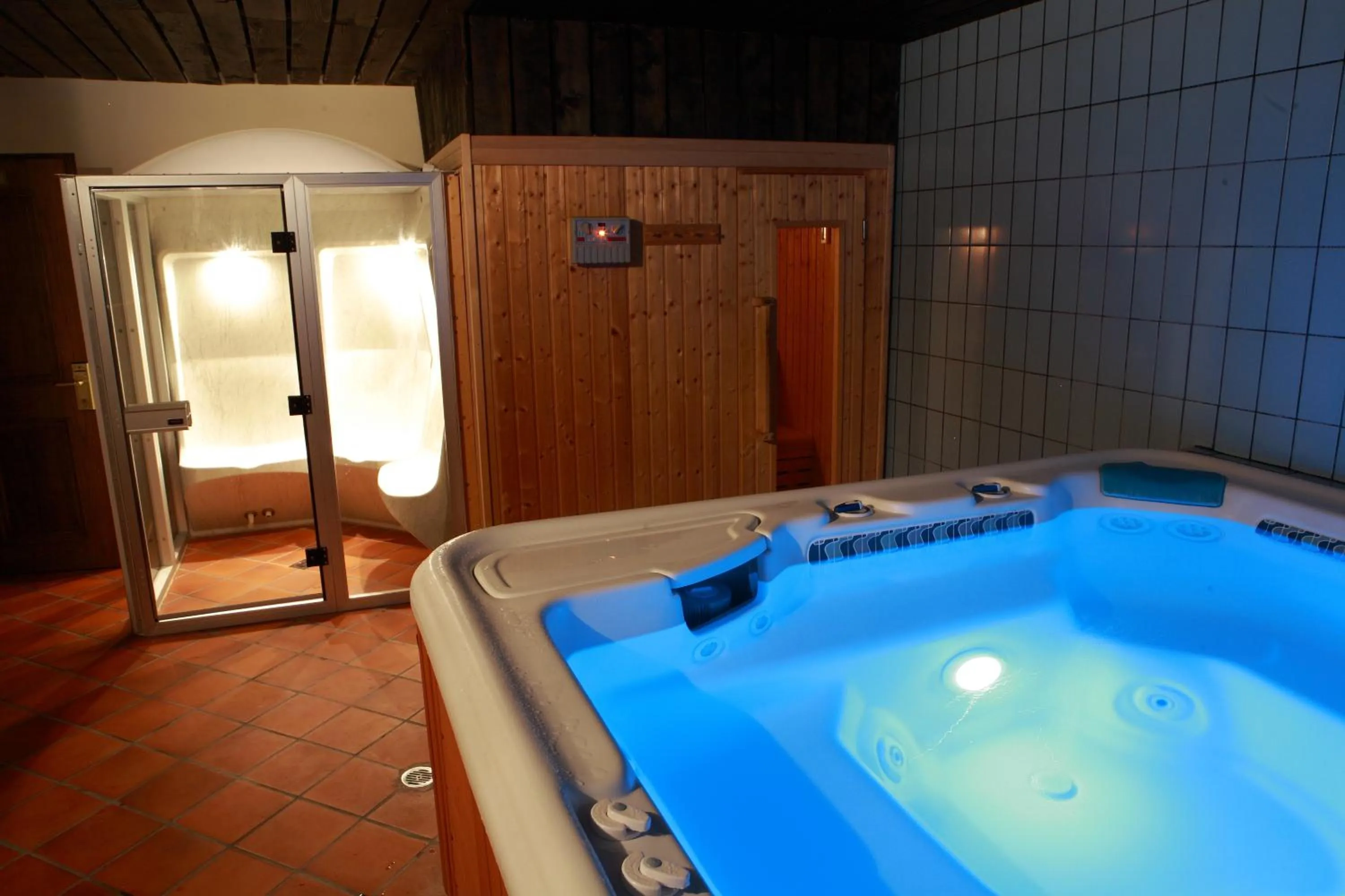 Hot Tub in Villa Virginia Hotel