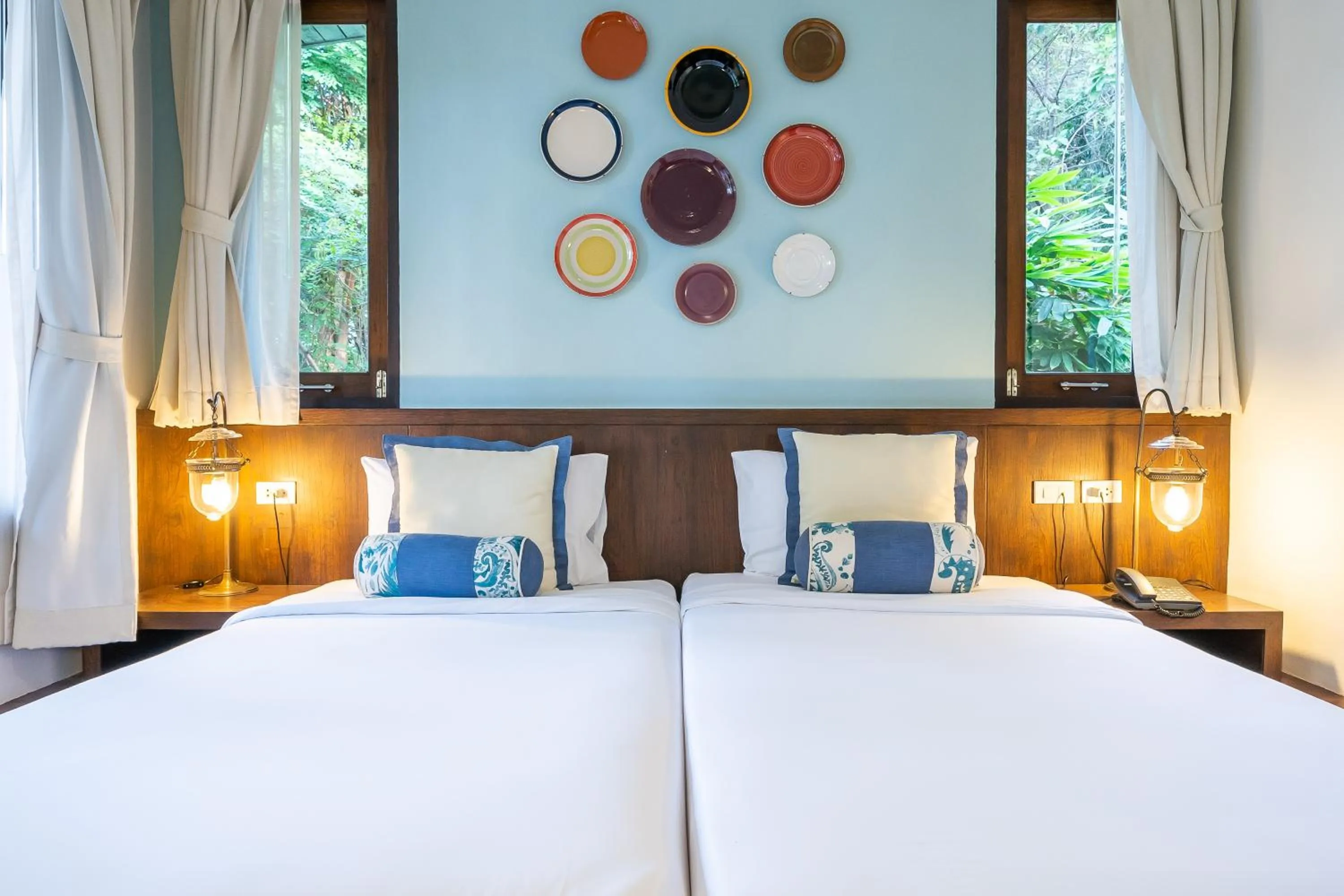 Bed in Aqua Beads Samed