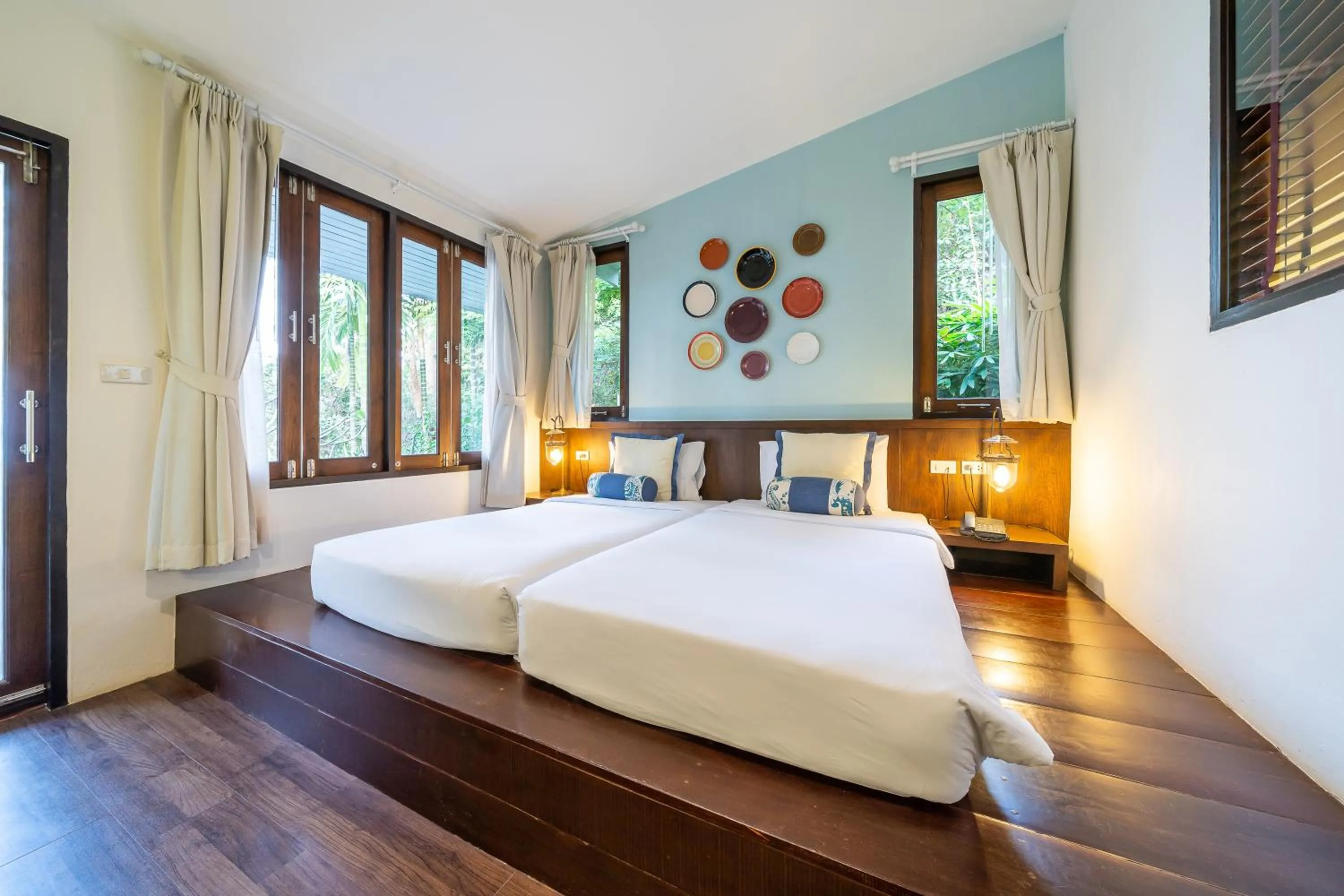 Bedroom, Bed in Aqua Beads Samed