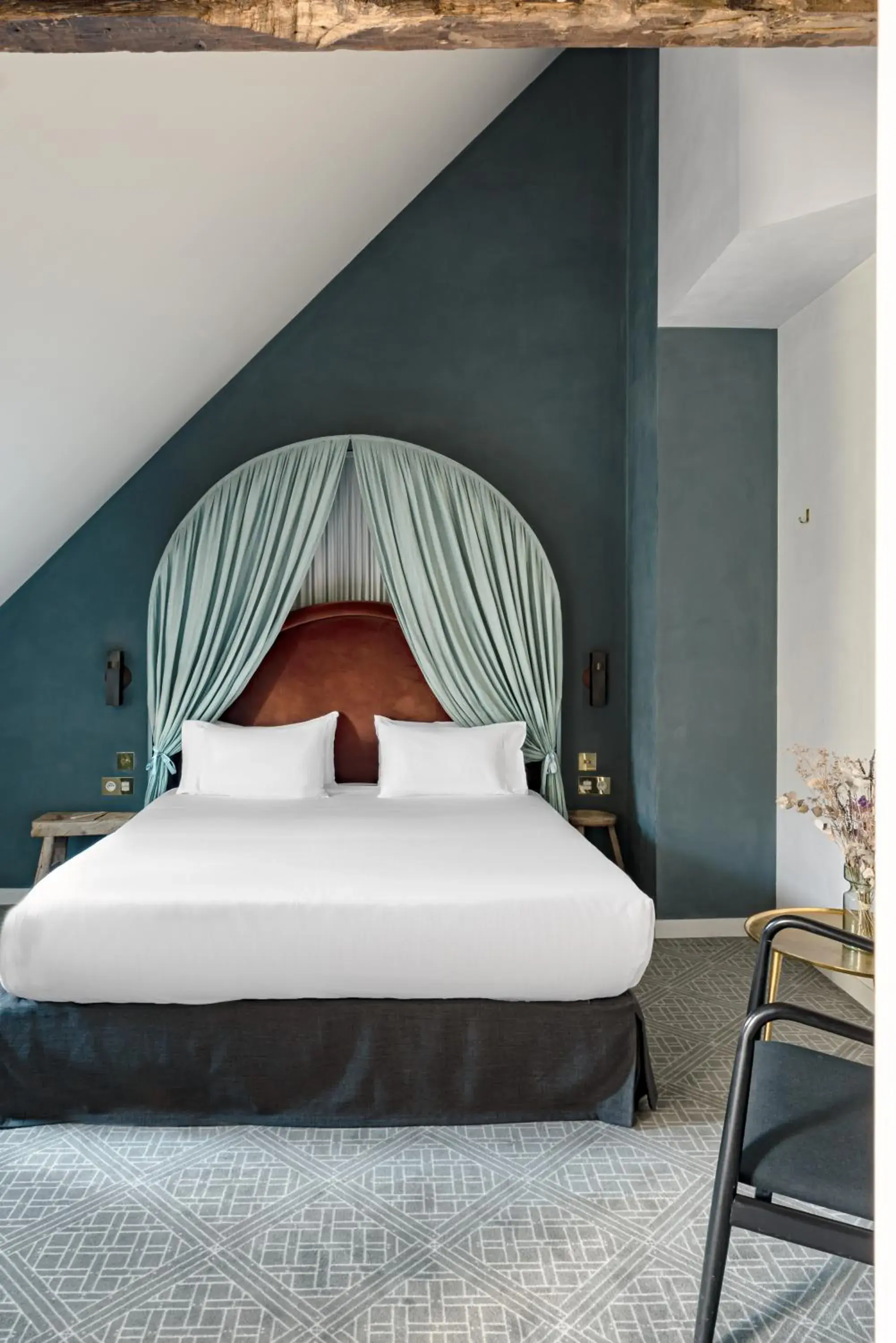 Bed in Grands Boulevards Experimental Bed in Grands Boulevards Experimental