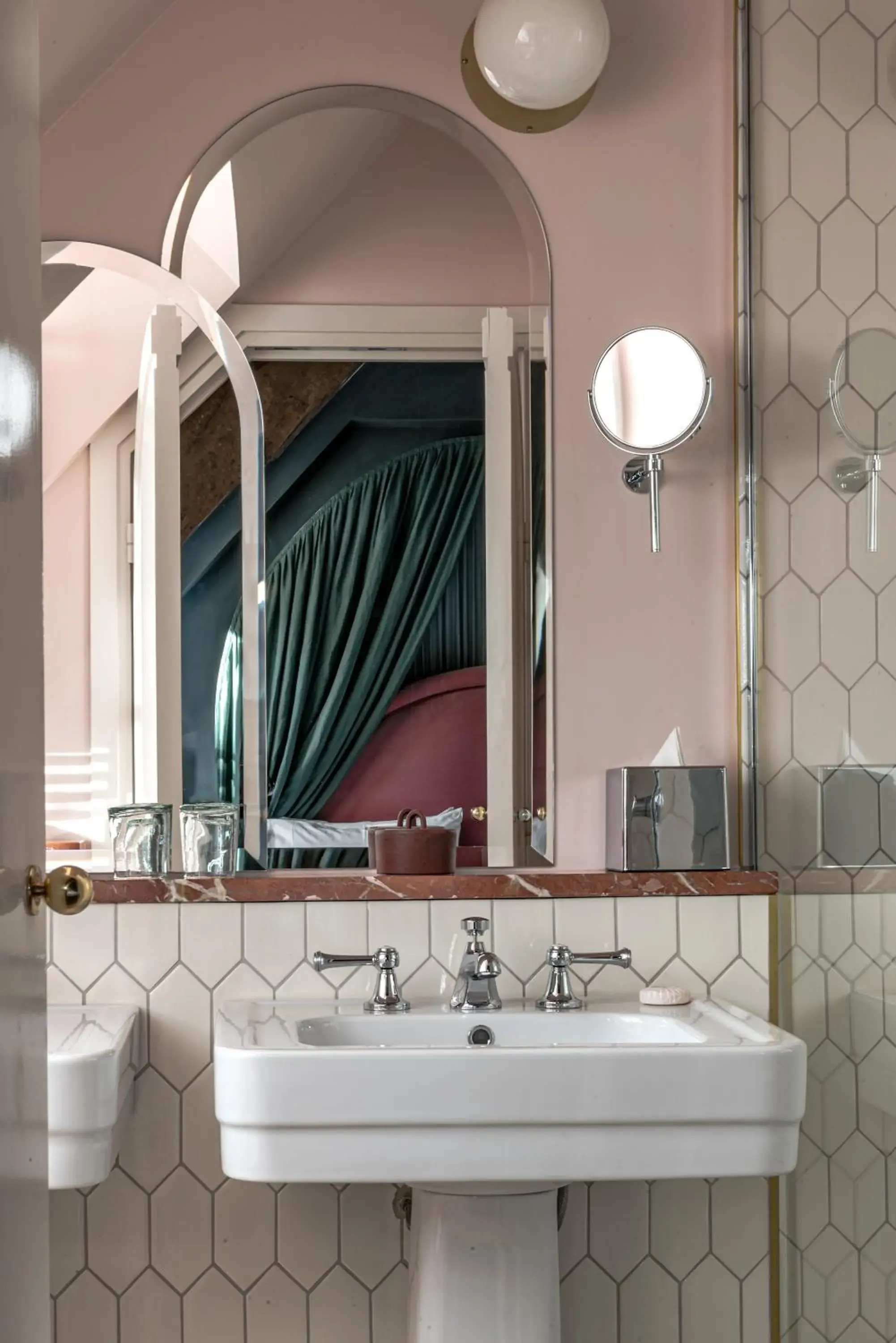 Grands Boulevards Experimental Grands Boulevards Experimental