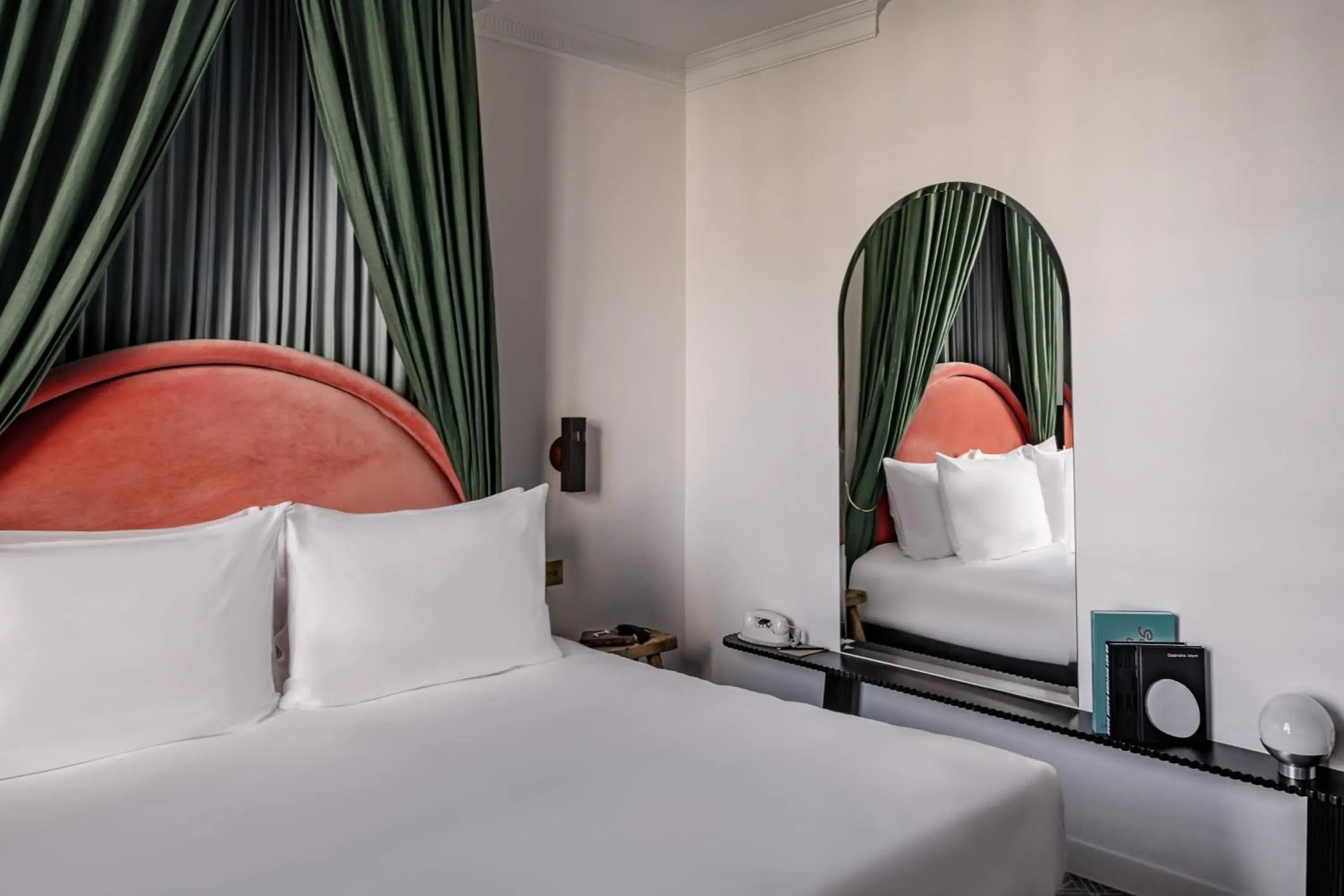 Bed in Grands Boulevards Experimental Bed in Grands Boulevards Experimental