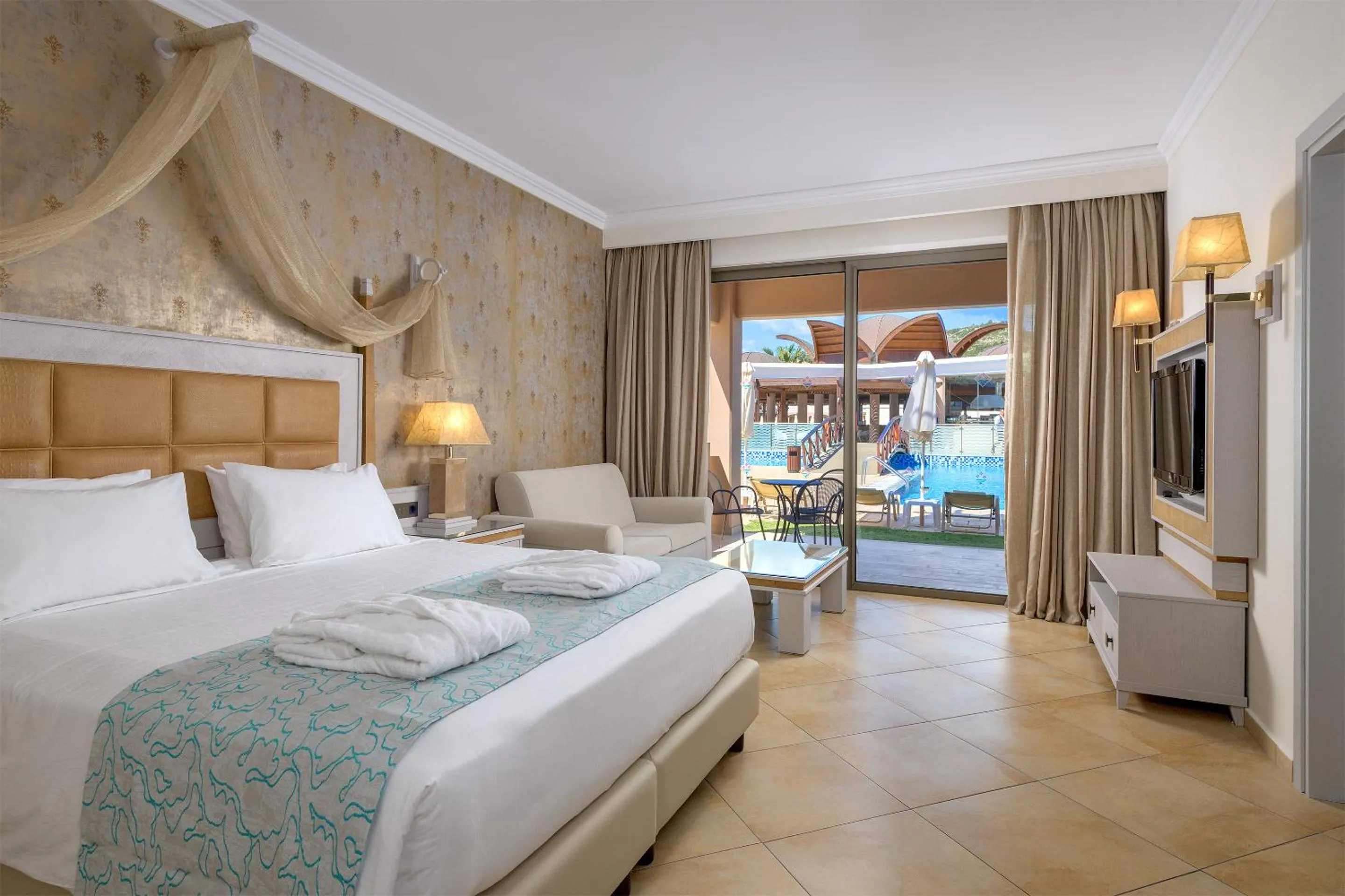 Bedroom, Bed in La Marquise Luxury Resort Complex
