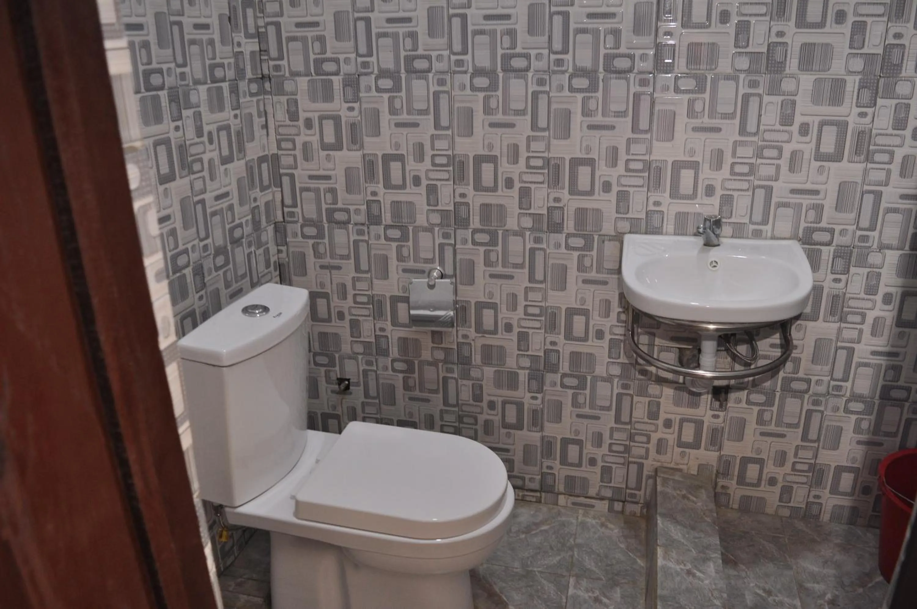 Toilet in BB Tributary Hotel