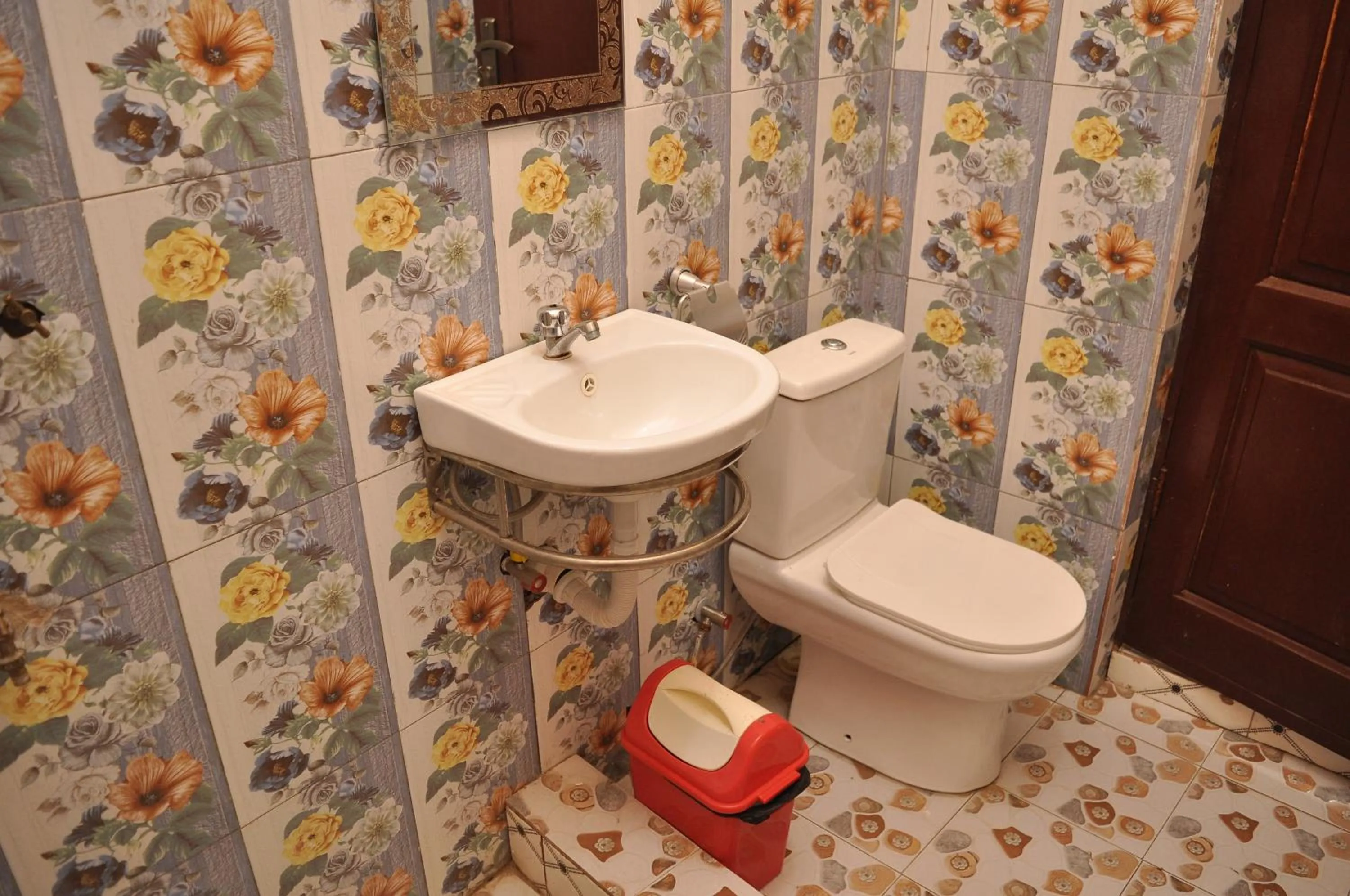 Toilet in BB Tributary Hotel