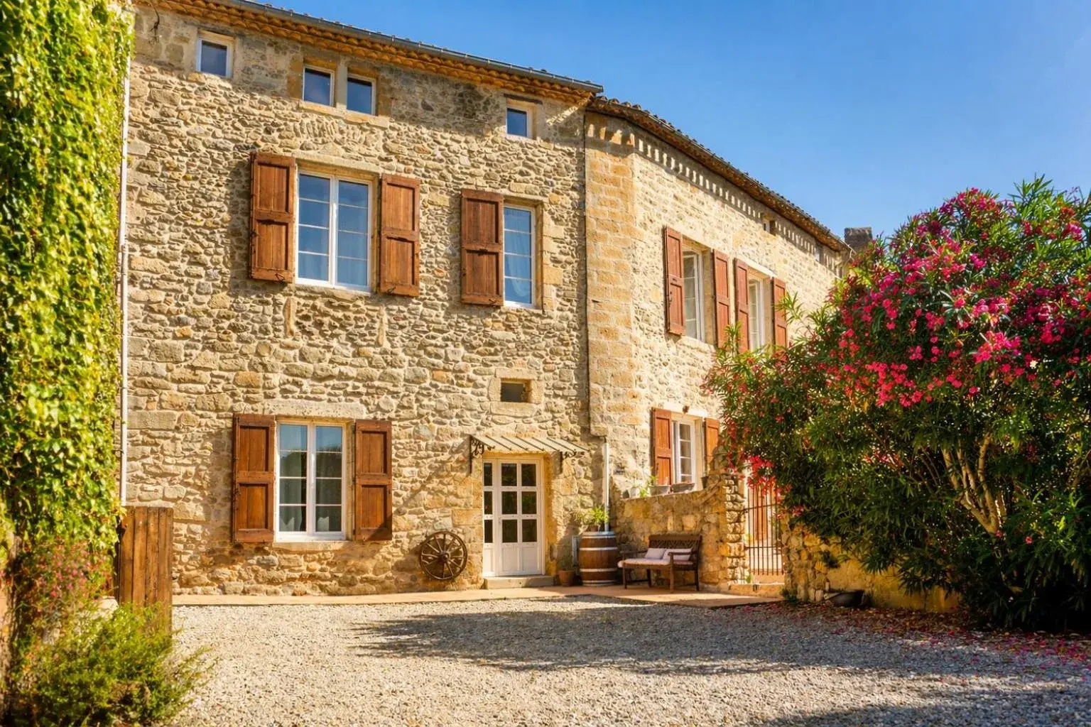 Two-Bedroom Villa in Domaine du Prieuré Couvent & Presbytère Two-Bedroom Villa in Domaine du Prieuré Couvent & Presbytère