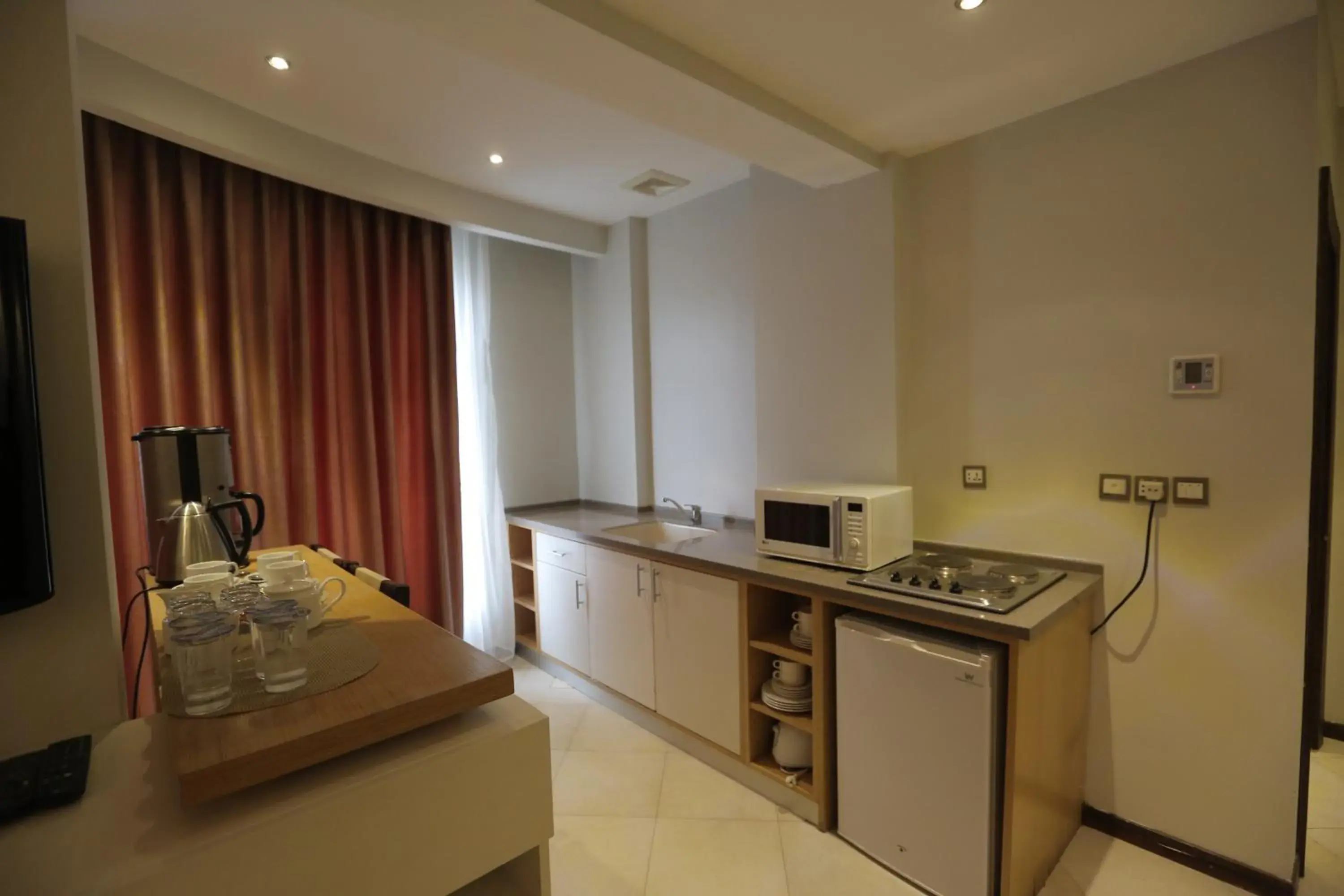 Bedroom, Kitchen/Kitchenette in Jabal Amman Hotel (Heritage House)