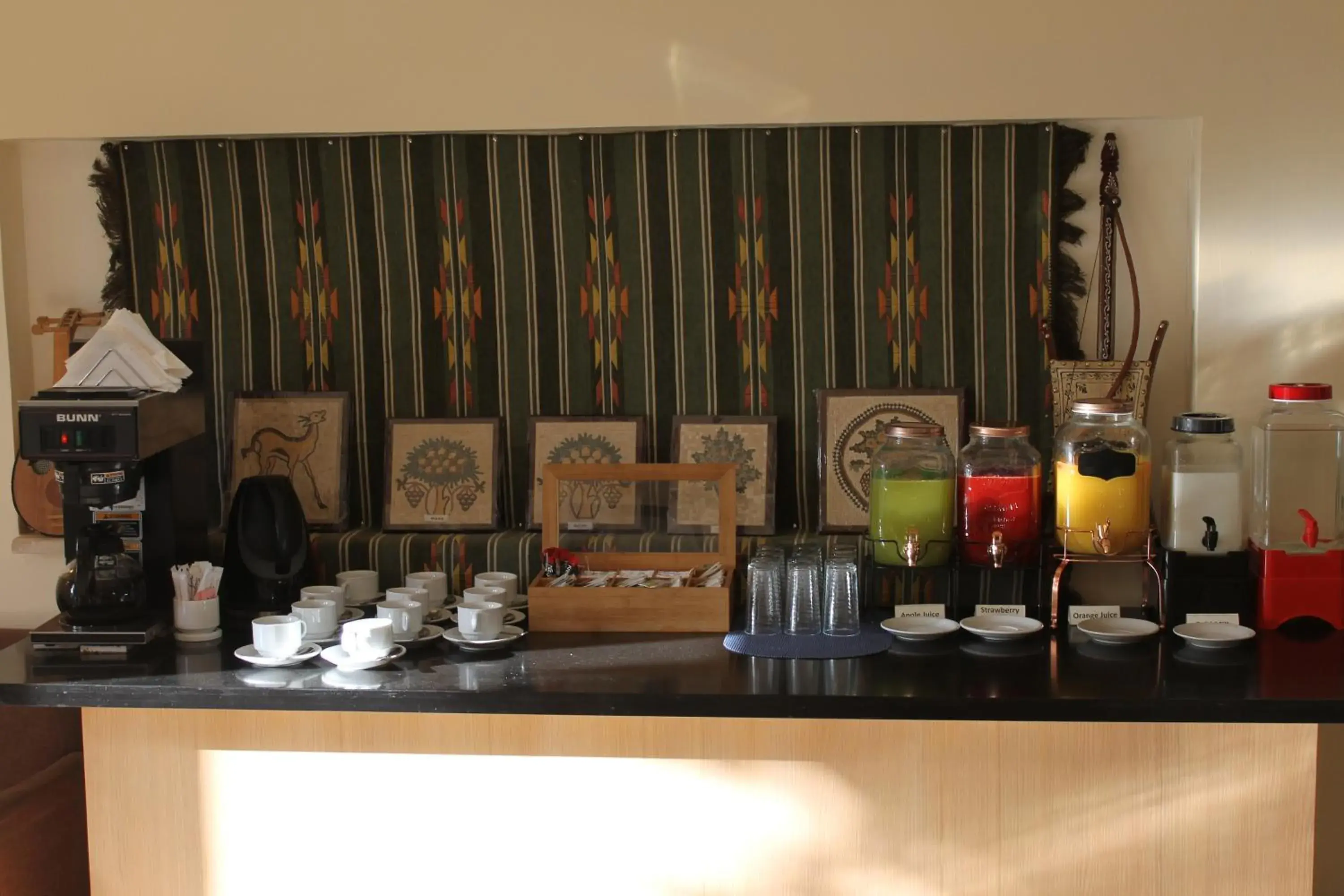 Breakfast, Kitchen/Kitchenette in Jabal Amman Hotel (Heritage House)