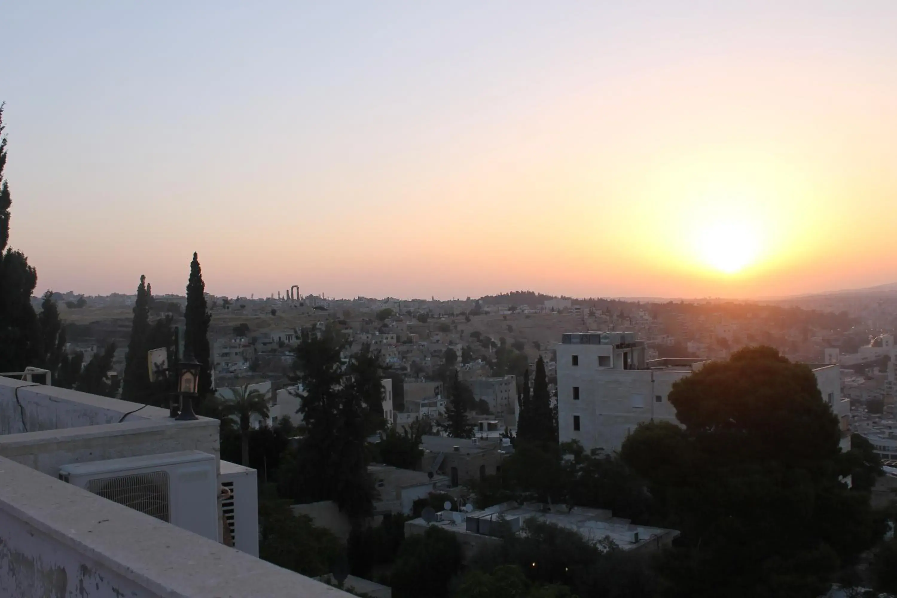 Neighbourhood, Sunrise/Sunset in Jabal Amman Hotel (Heritage House)