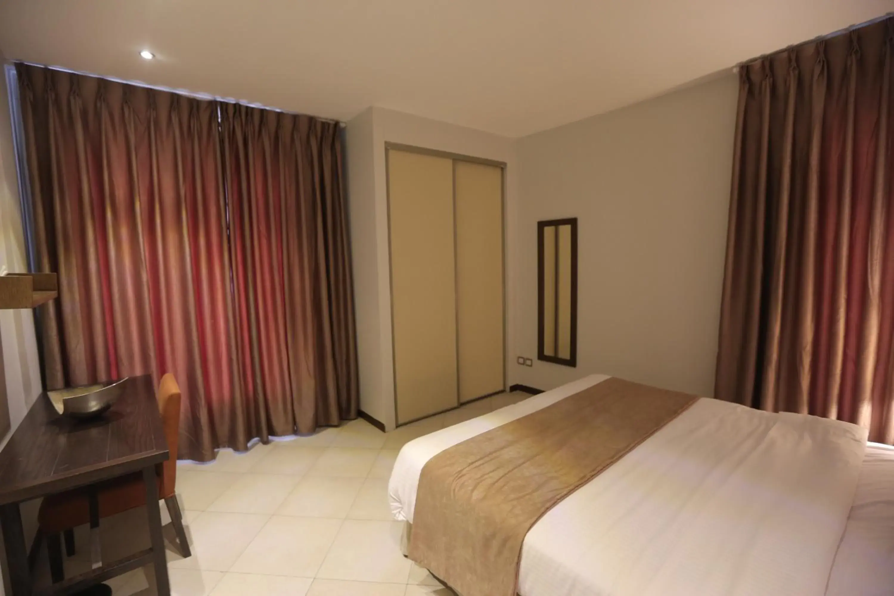 Bedroom, Bed in Jabal Amman Hotel (Heritage House)