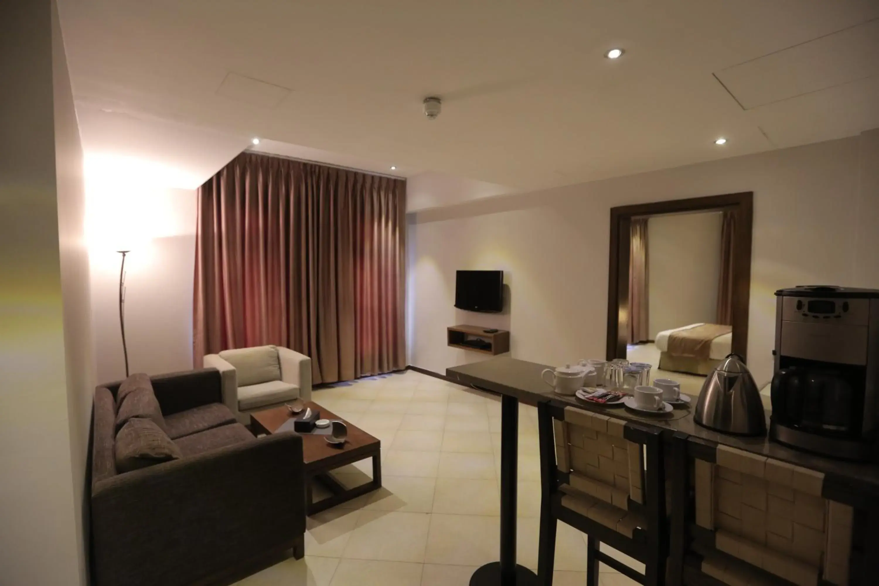 Kitchen or kitchenette, Seating Area in Jabal Amman Hotel (Heritage House)