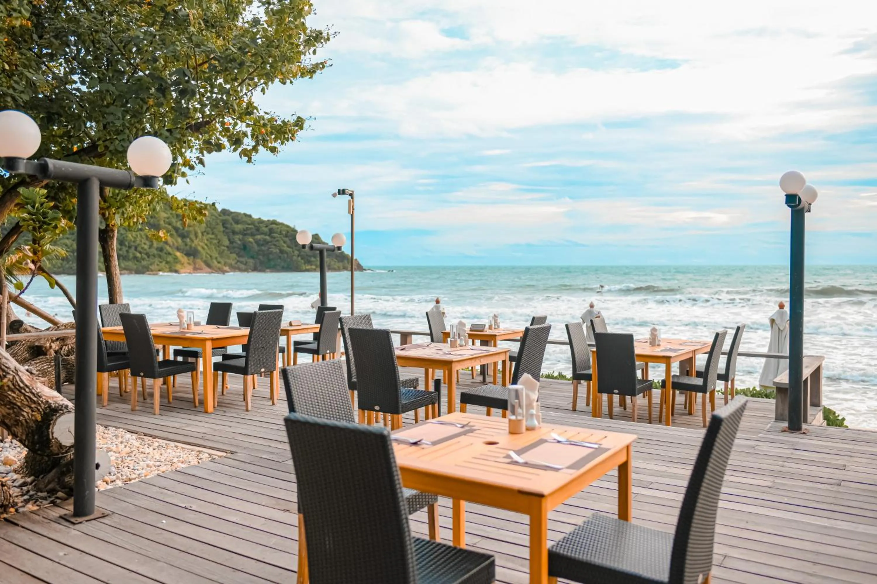 Restaurant/places to eat in Ao Prao Resort