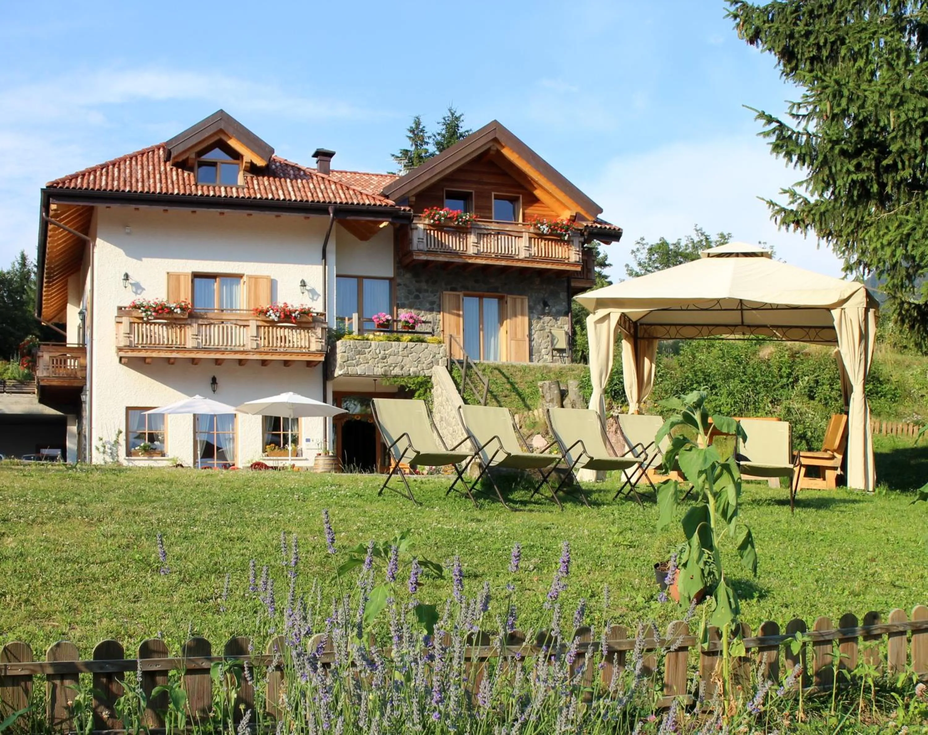 Garden in Agriturismo Ai Castioni