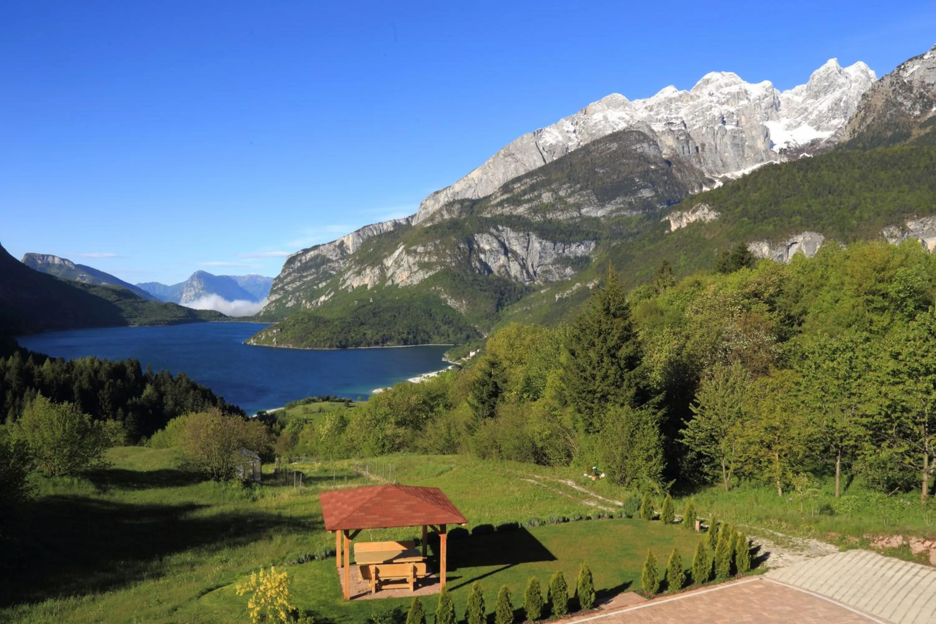 Lake view in Agriturismo Ai Castioni