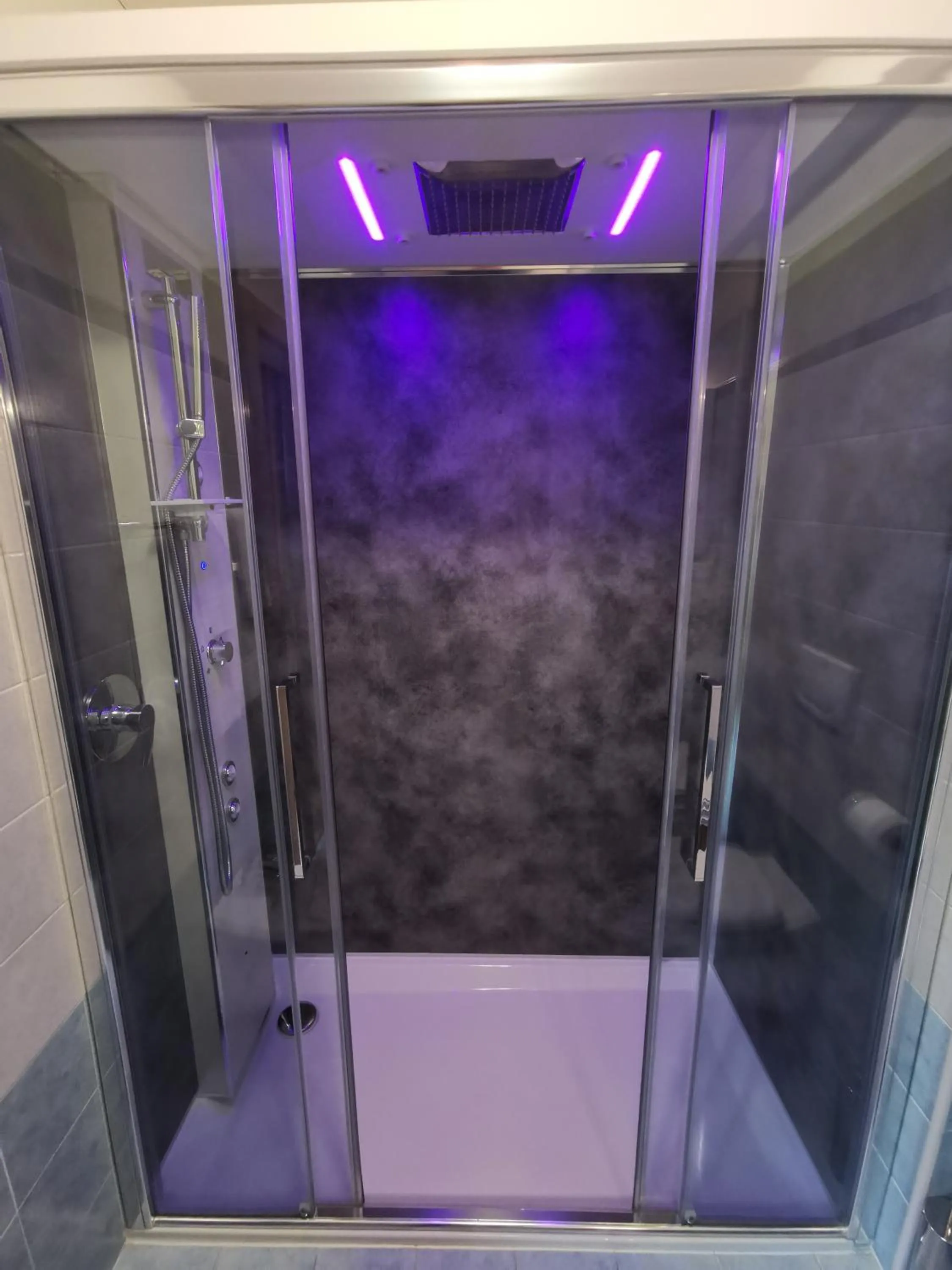 Shower in Agriturismo Ai Castioni