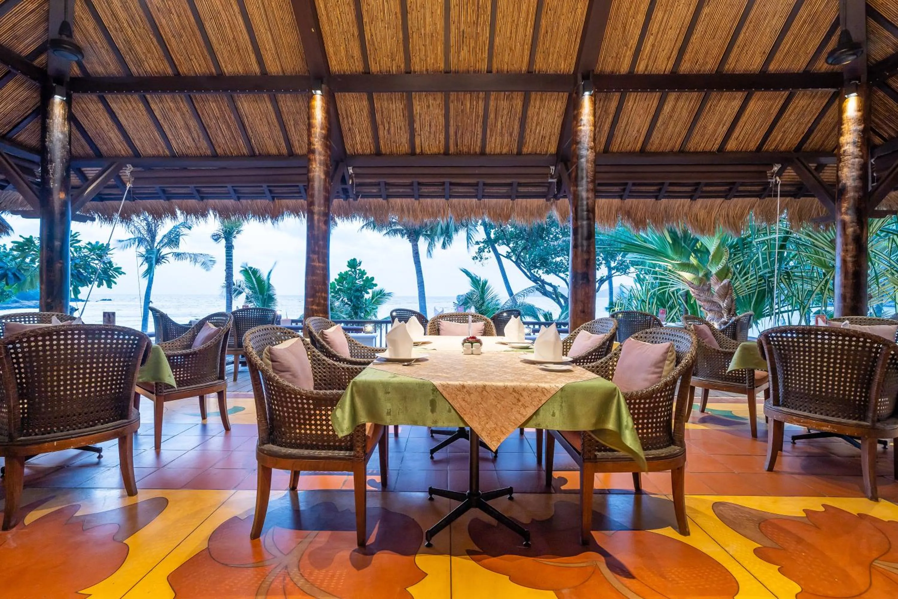 Restaurant/places to eat in Le Vimarn Cottages & Spa