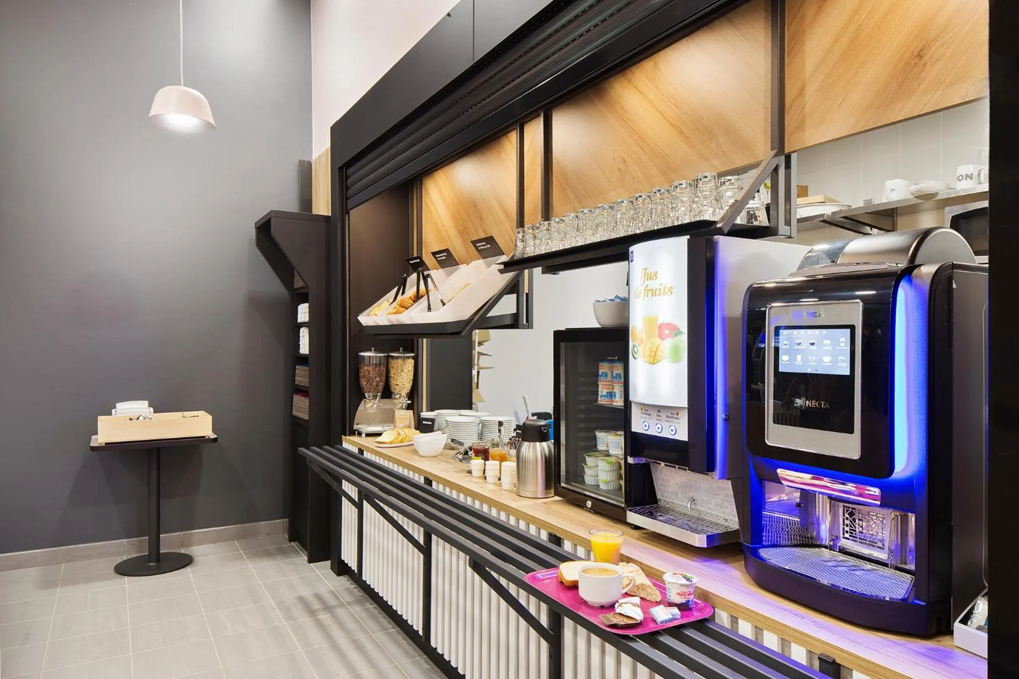 Restaurant/places to eat in B&B HOTEL LYON Centre Perrache