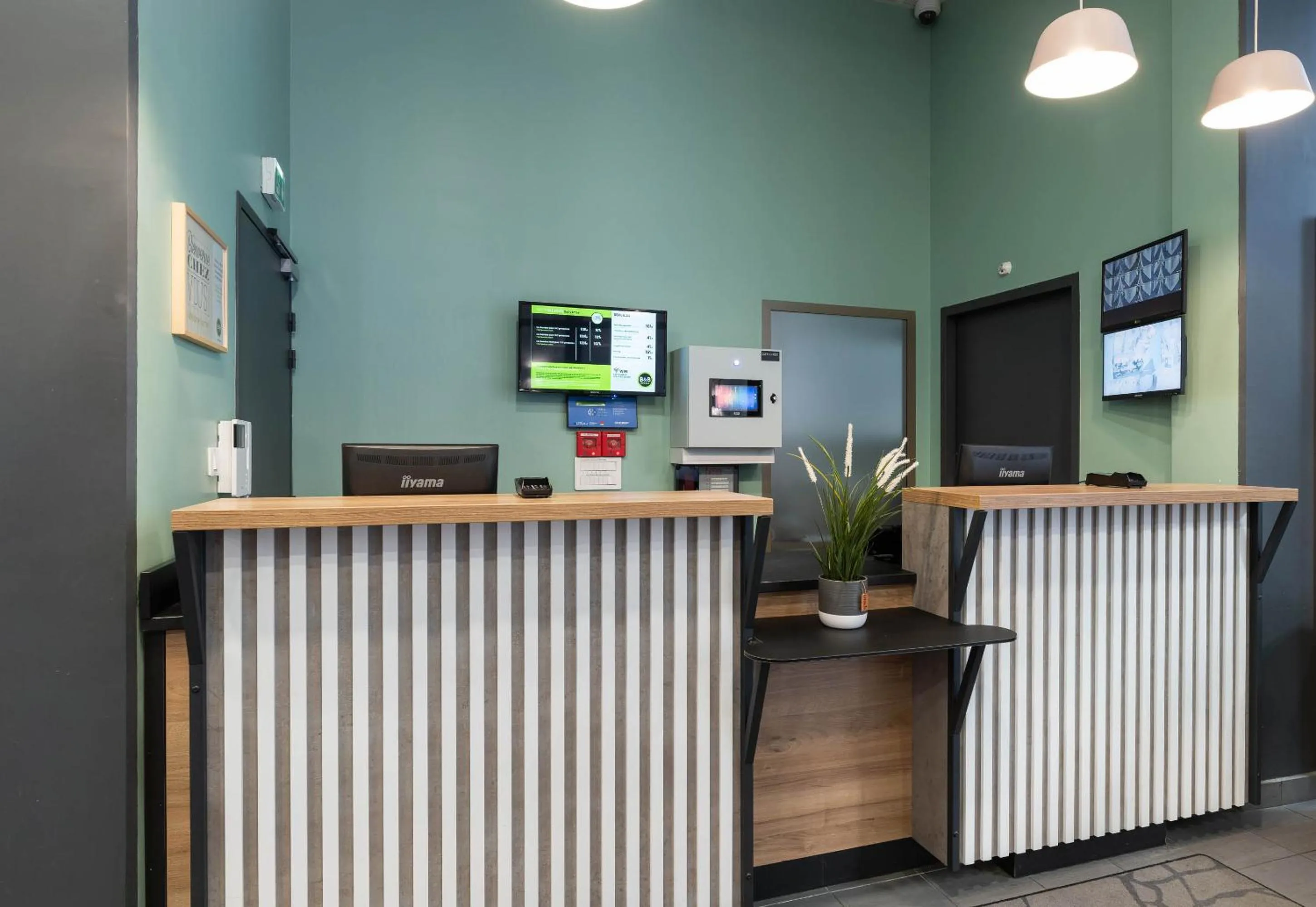 Lobby or reception in B&B HOTEL LYON Centre Perrache