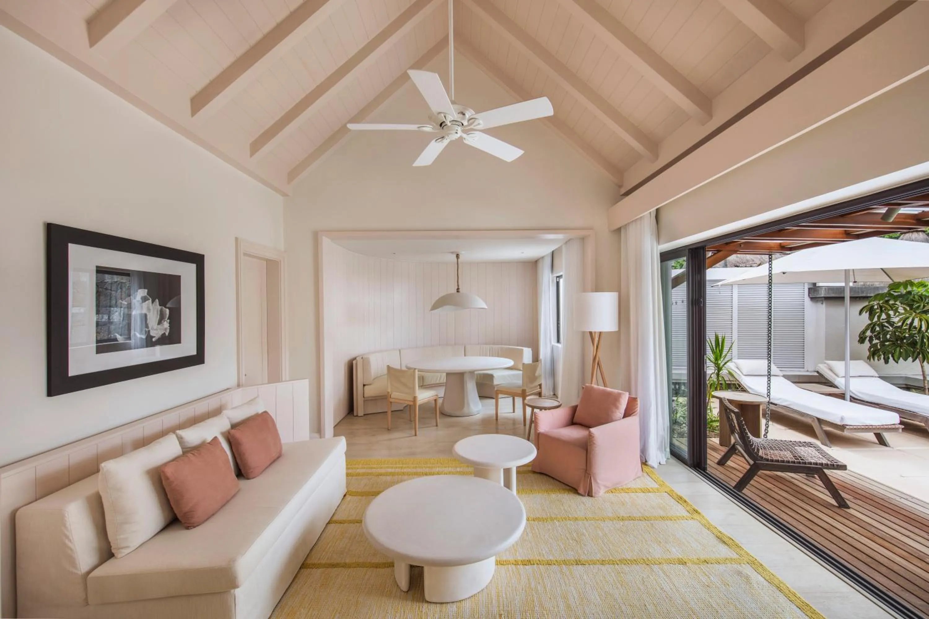 Living room in LUX* Belle Mare Resort & Villas