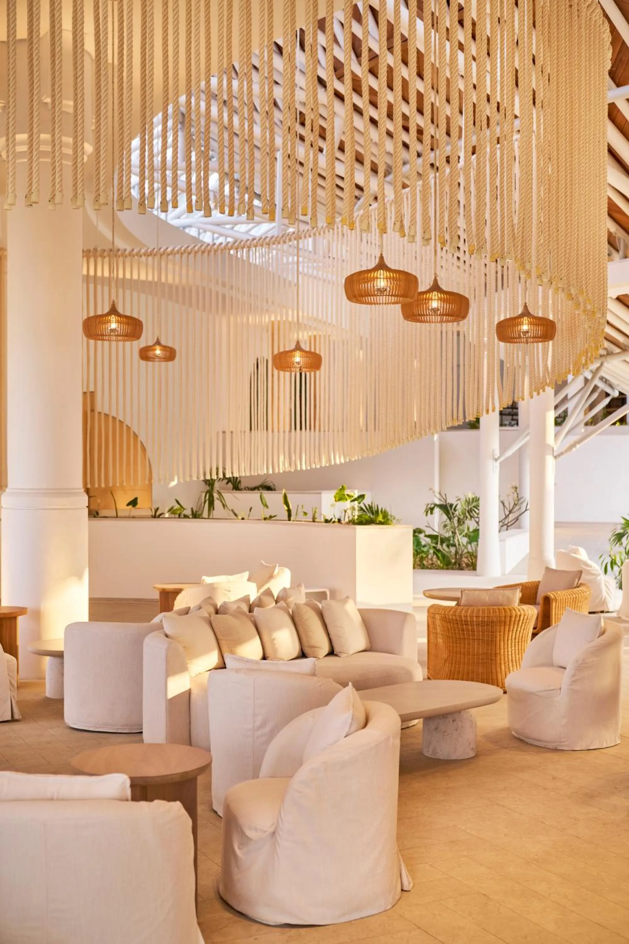 Lounge or bar in LUX* Belle Mare Resort & Villas