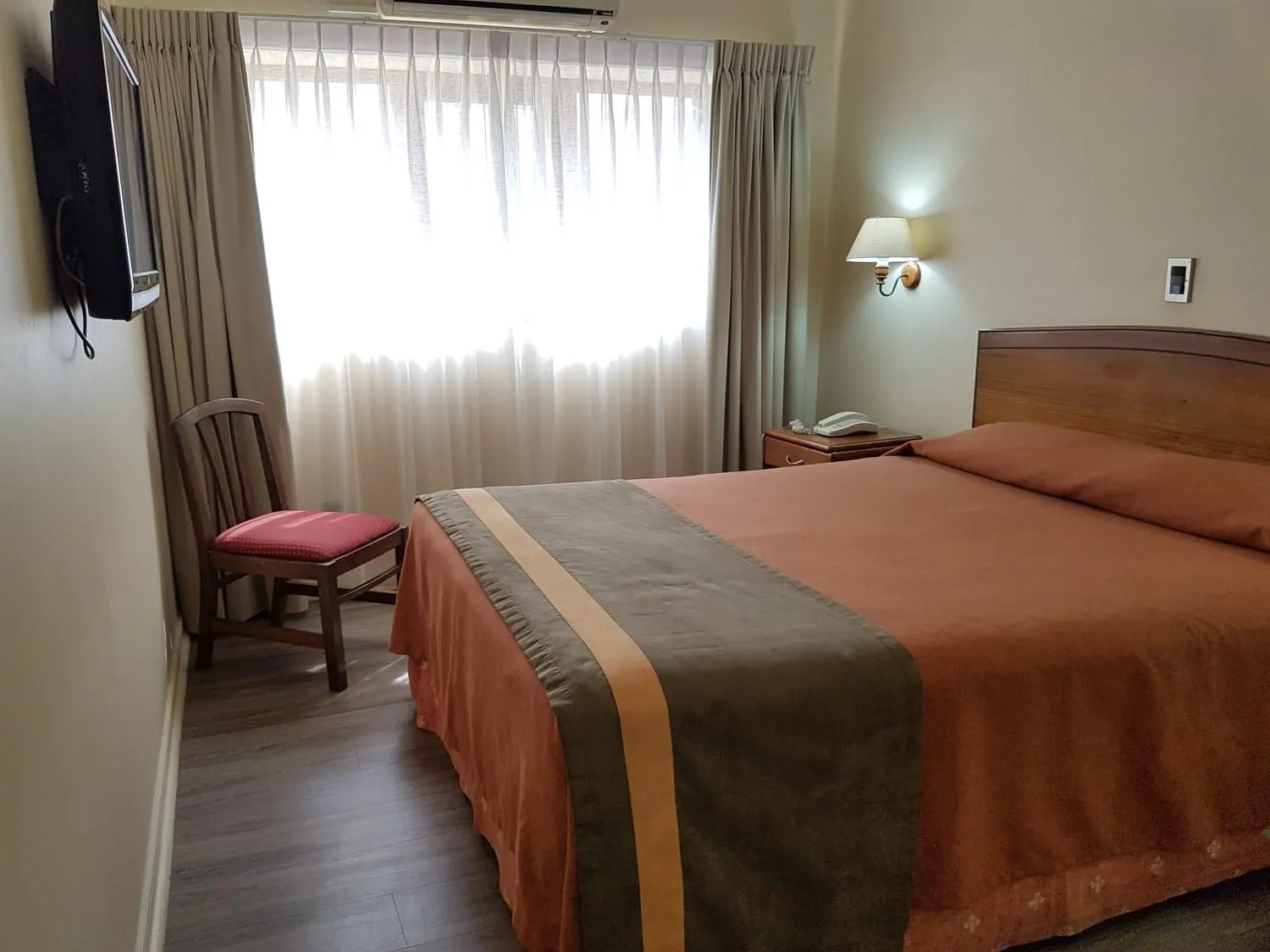 Photo of the whole room, Bed in Hotel Diego de Almagro Antofagasta Express