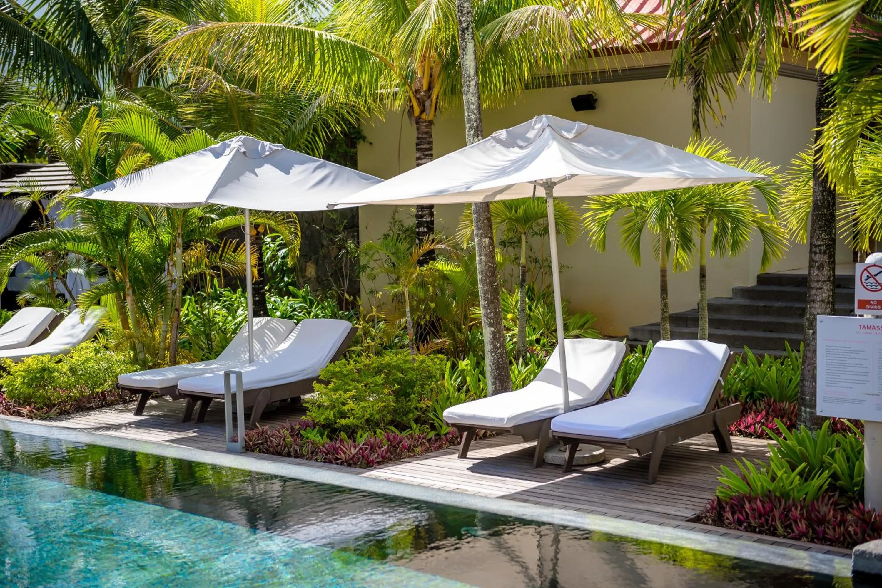 Swimming pool in Tamassa Bel Ombre