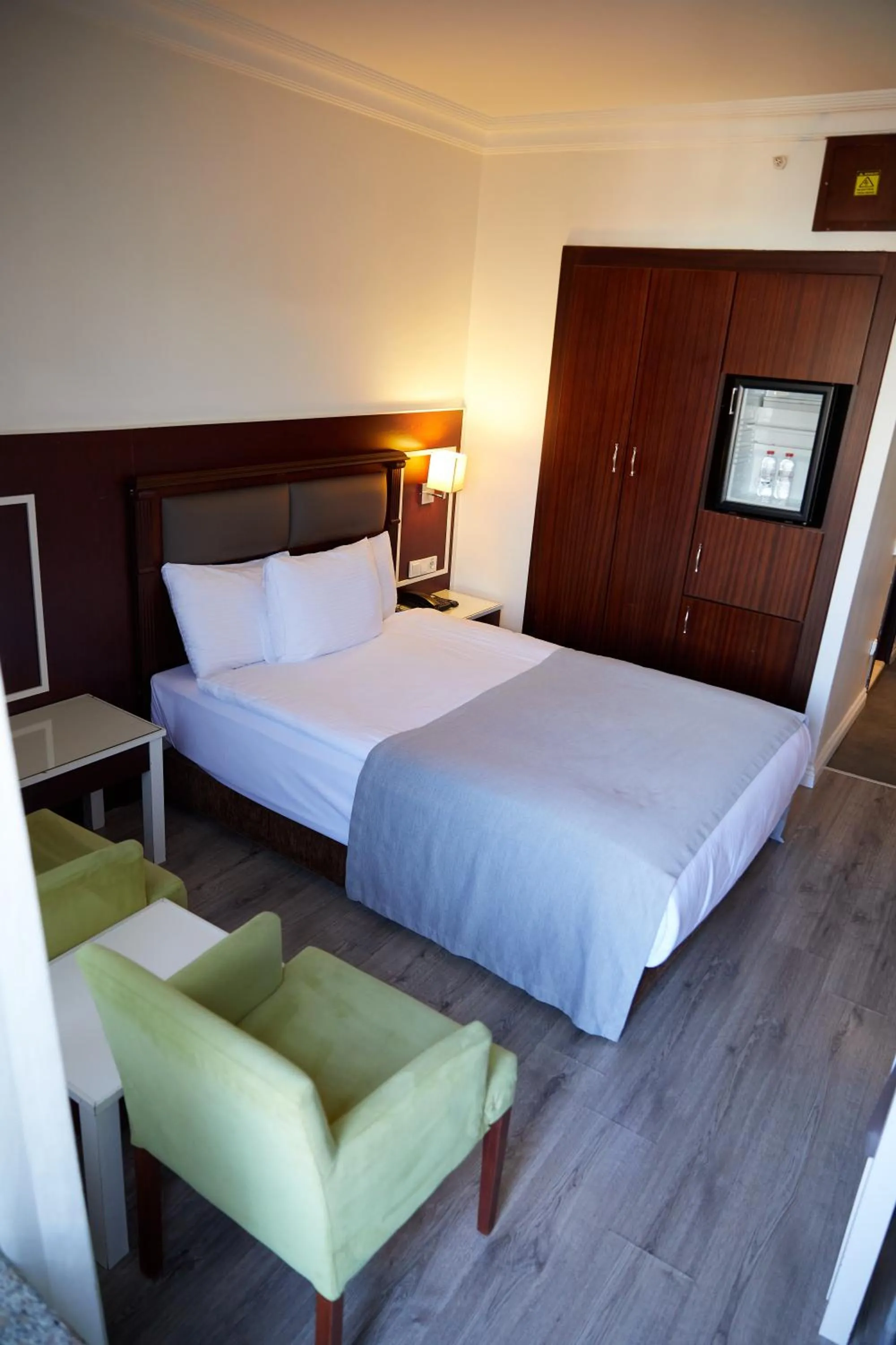 minibar, Bed in Seminal Hotel Taksim