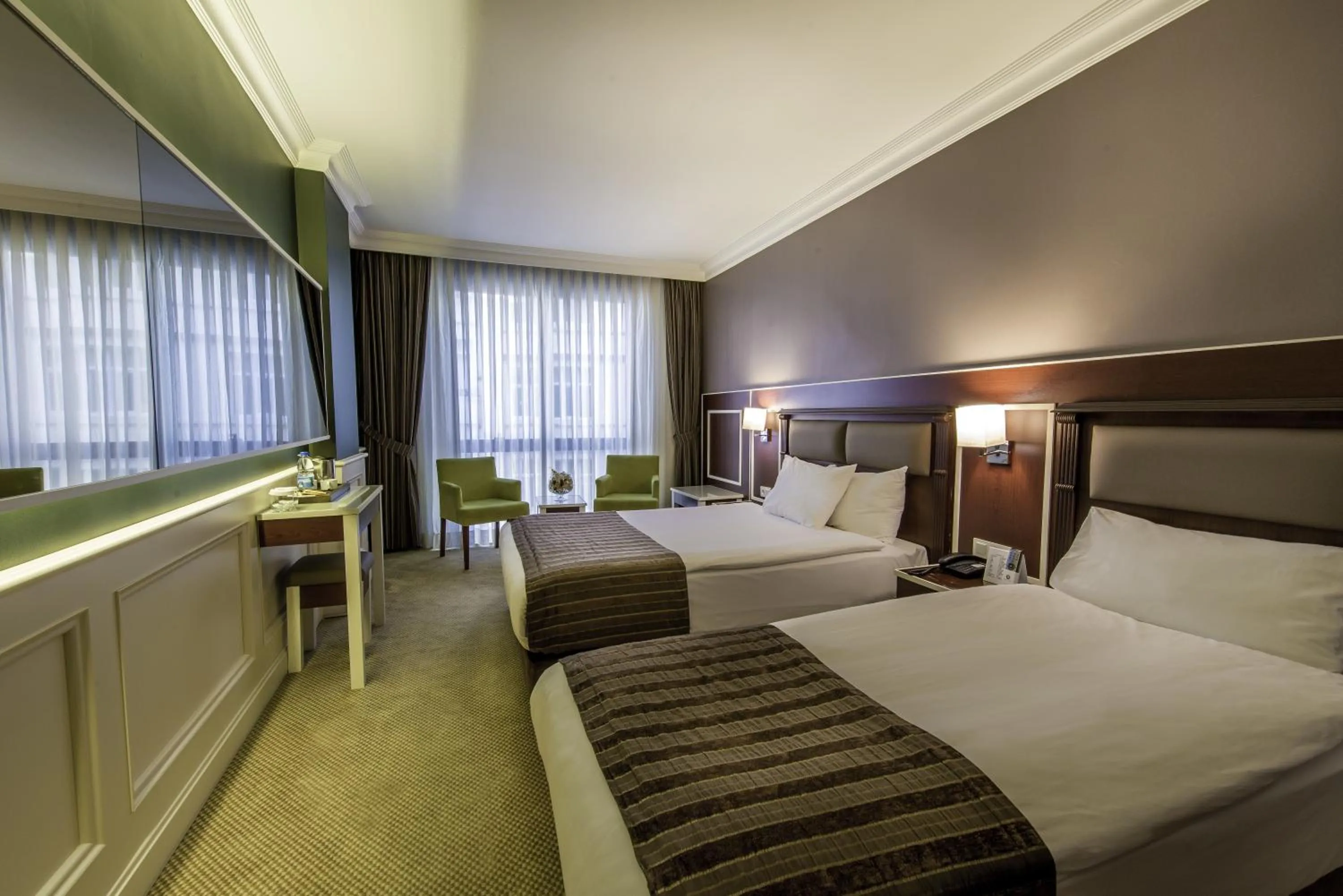 Photo of the whole room, Bed in Seminal Hotel Taksim