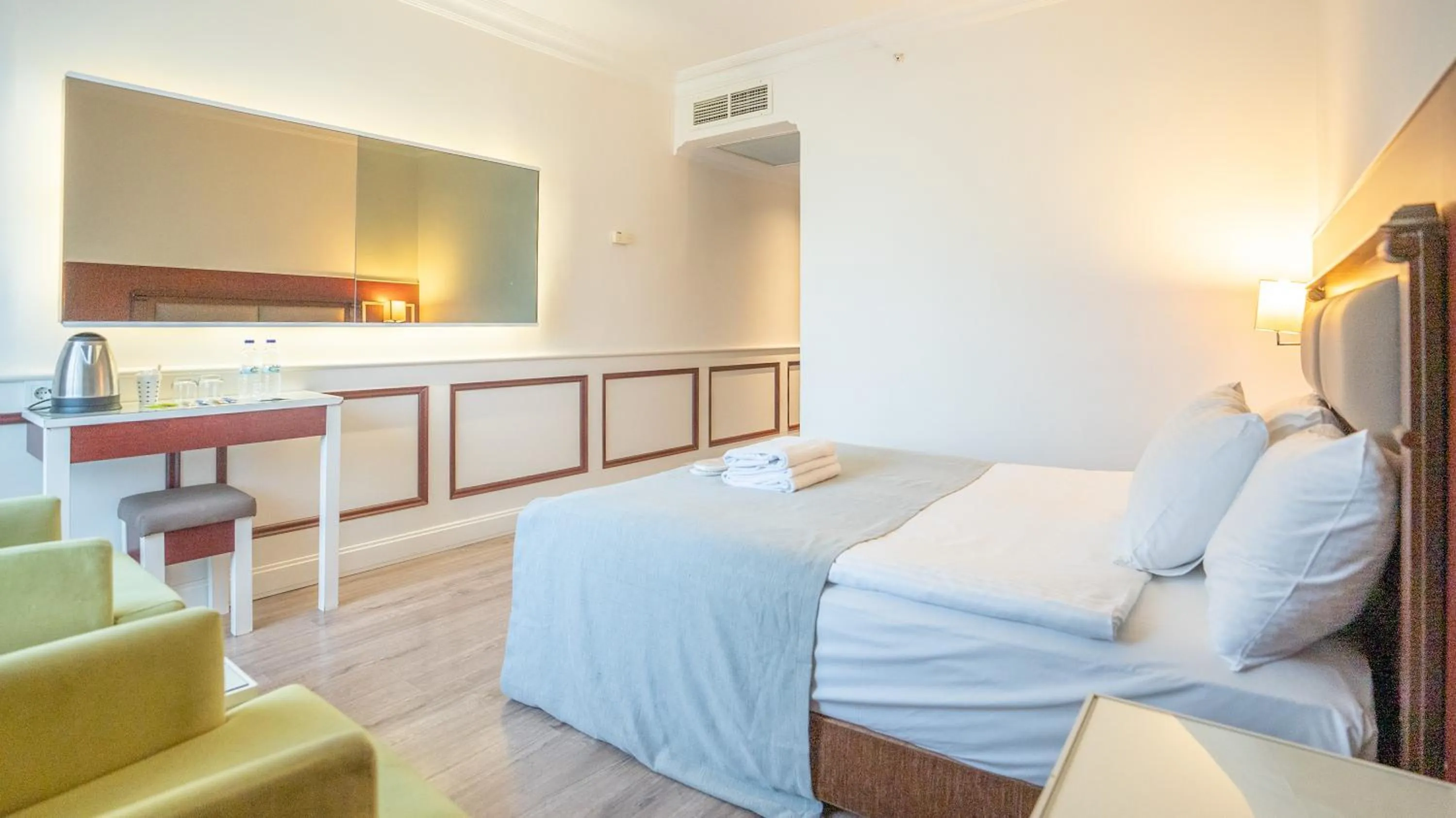 Bed in Seminal Hotel Taksim