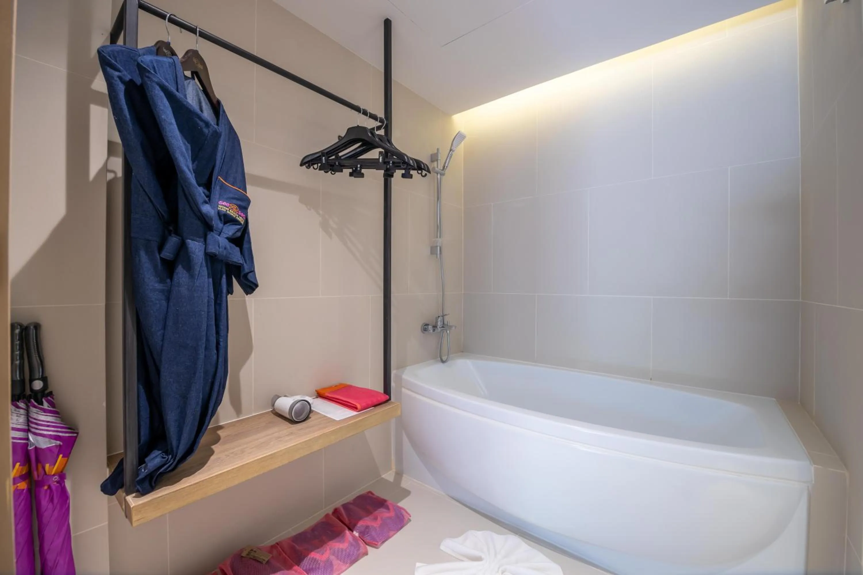 Shower in Baan Samui Resort - SHA Extra Plus