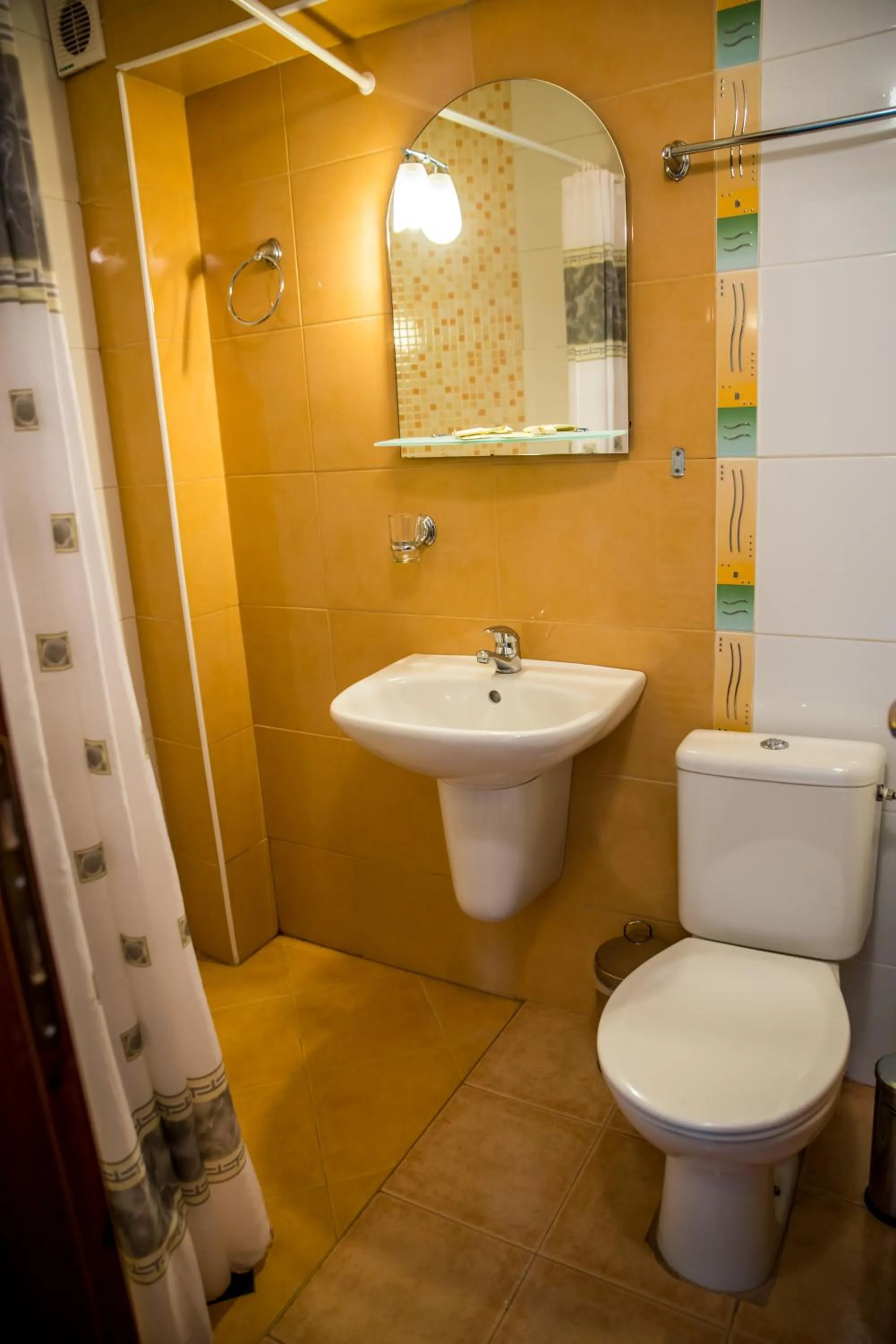 Bathroom in Bariakov Family Hotel