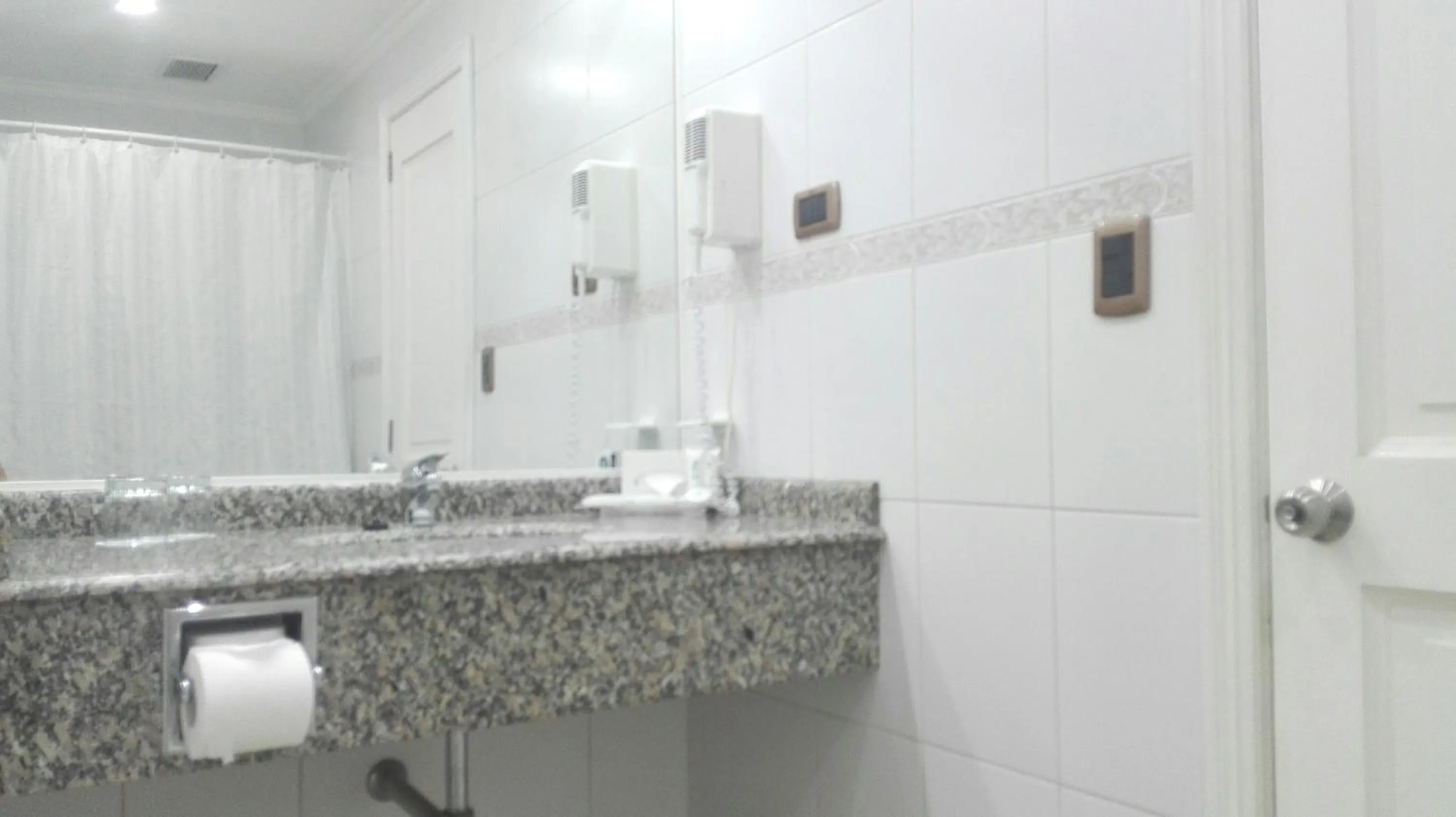 Bathroom in Hotel Diego De Almagro Costanera - Antofagasta