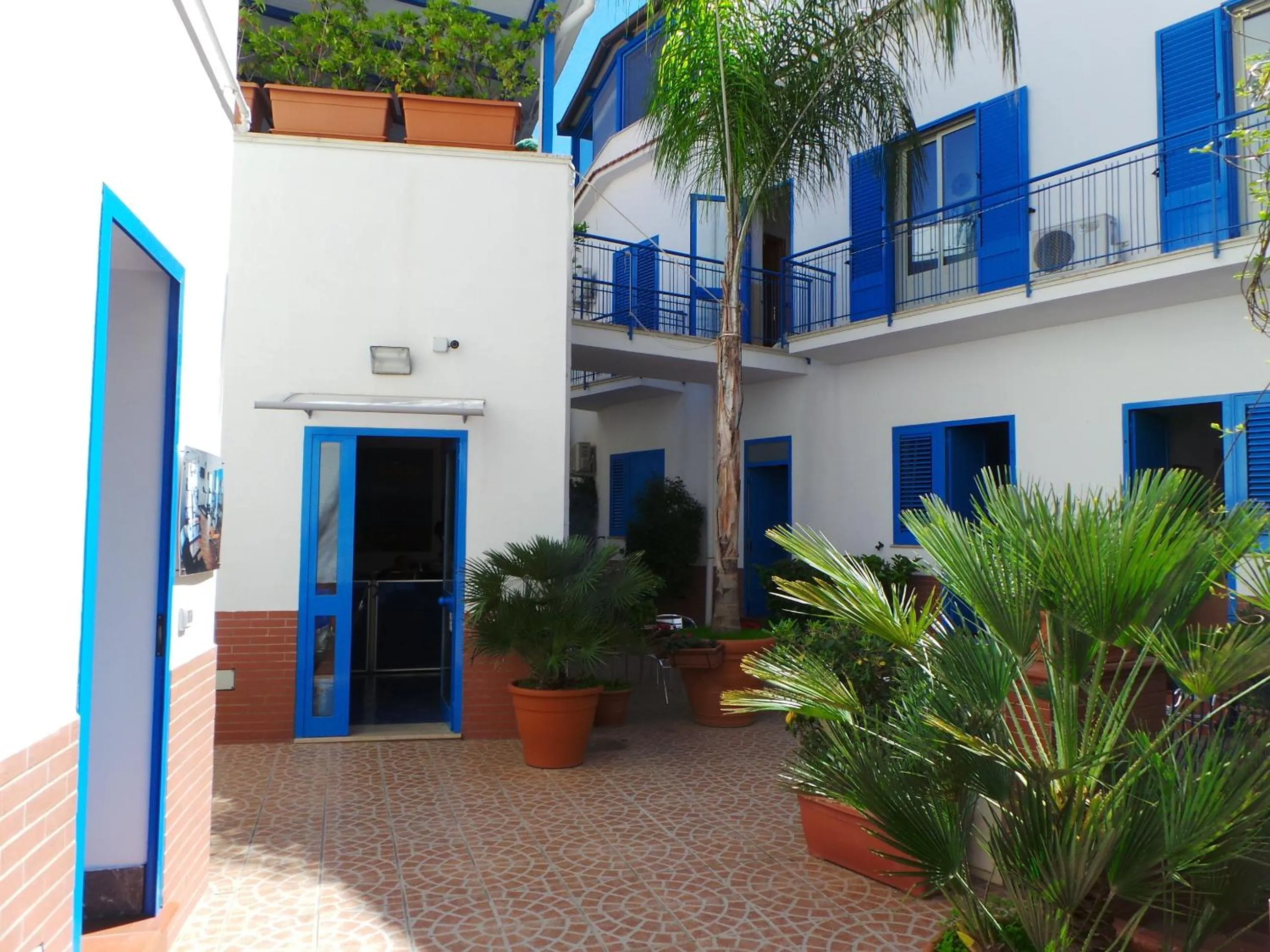 Facade/entrance in Al Baglio