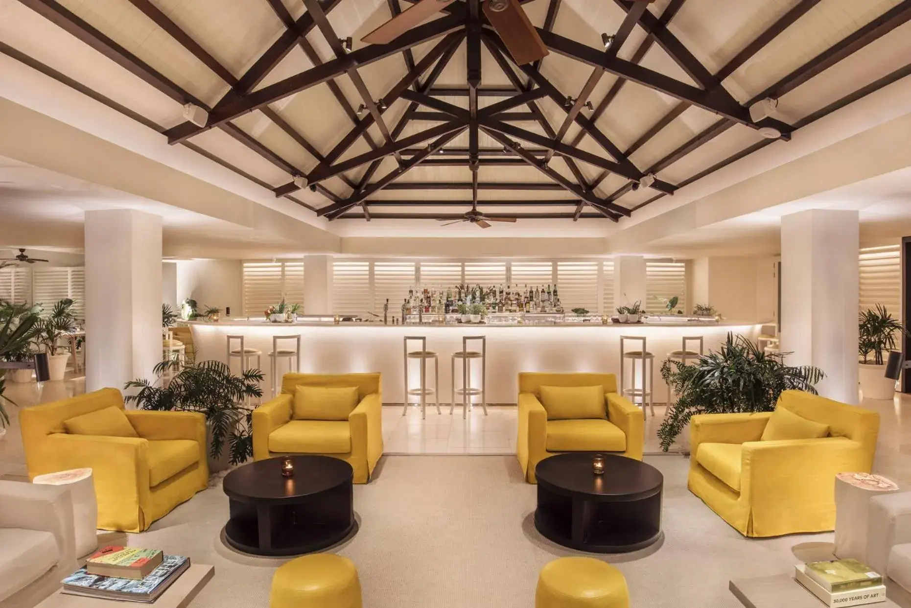 Lounge or bar in LUX* Le Morne Resort Lounge or bar in LUX* Le Morne Resort