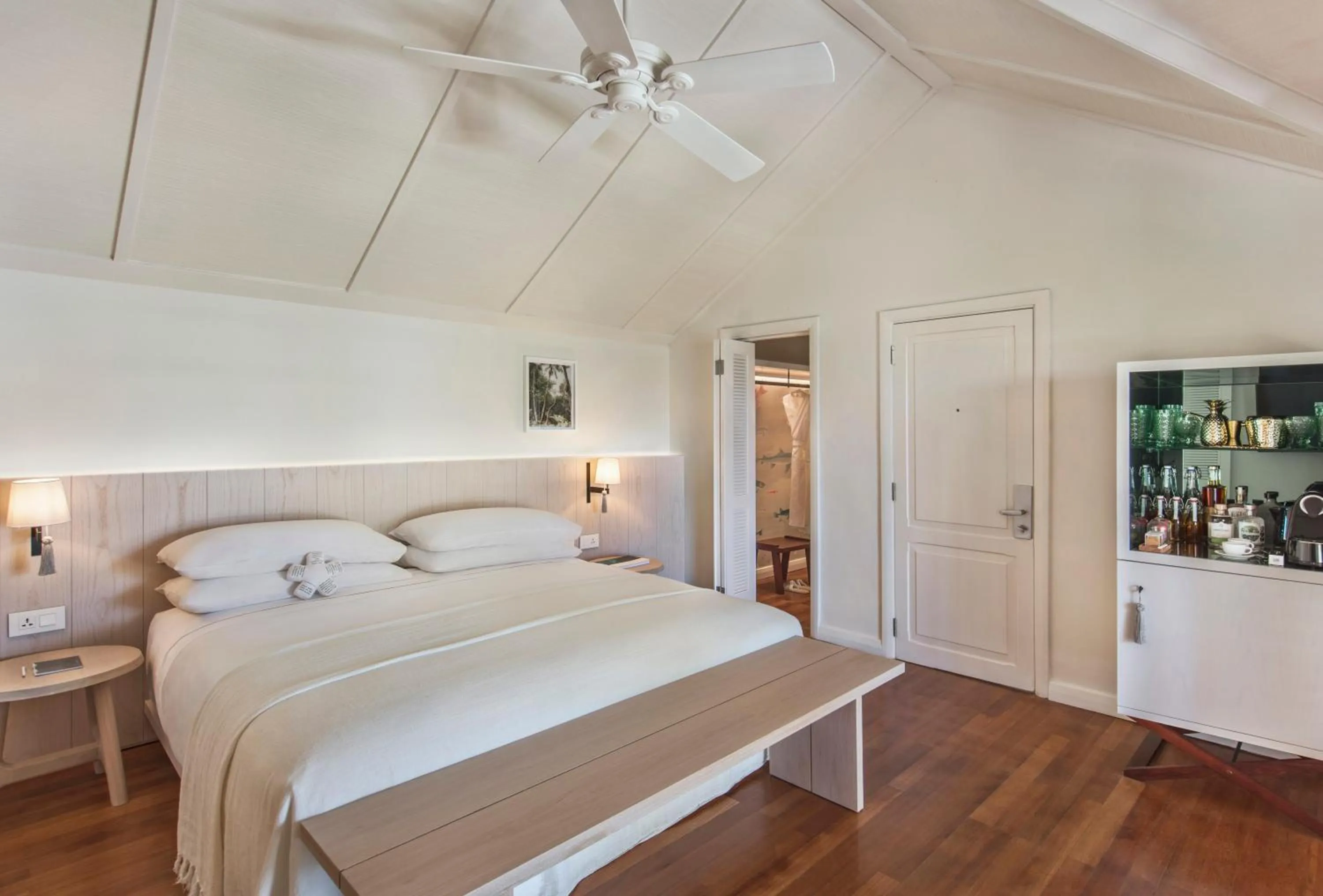 Bedroom, Bed in LUX* Le Morne Resort