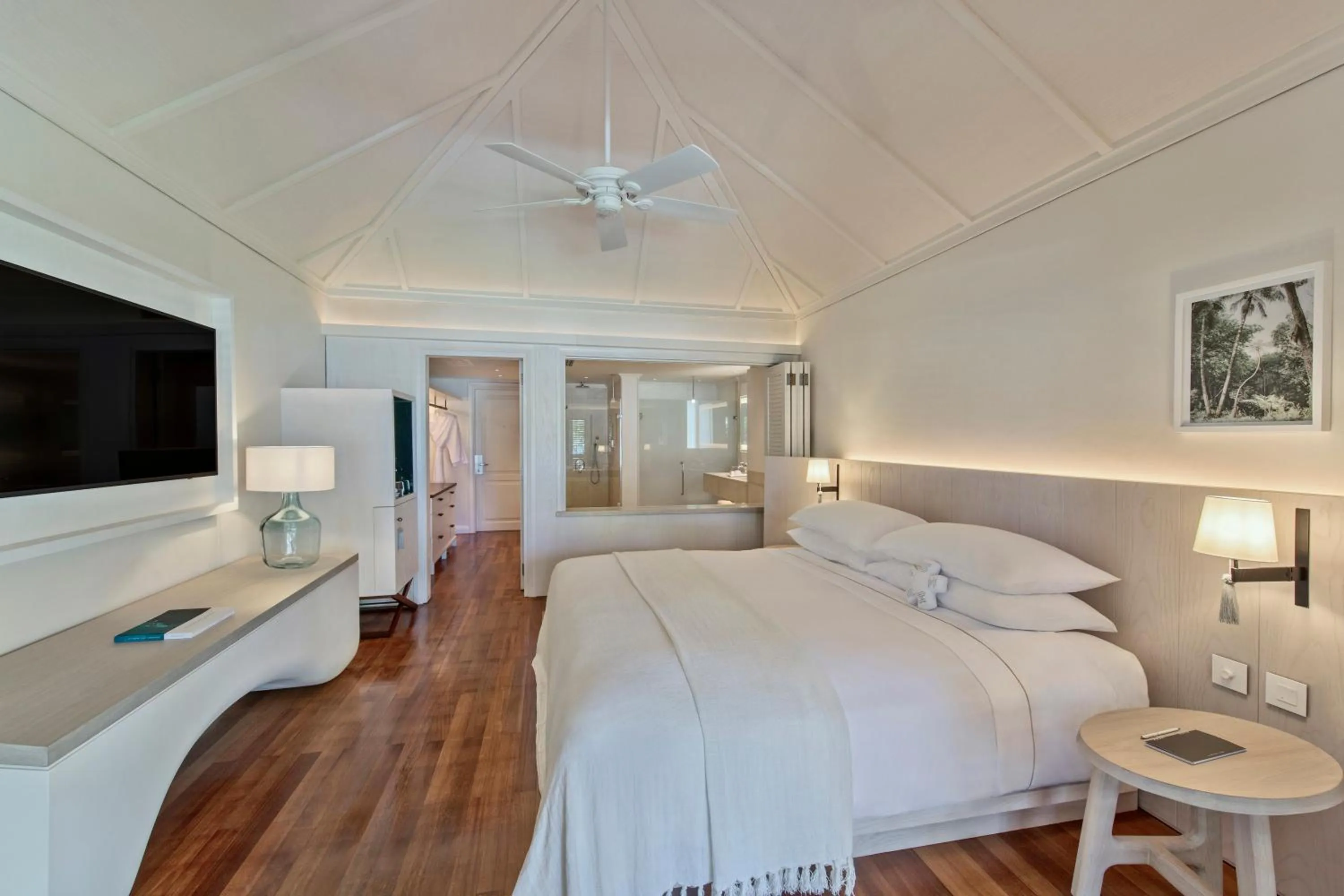 TV and multimedia, Bed in LUX* Le Morne Resort